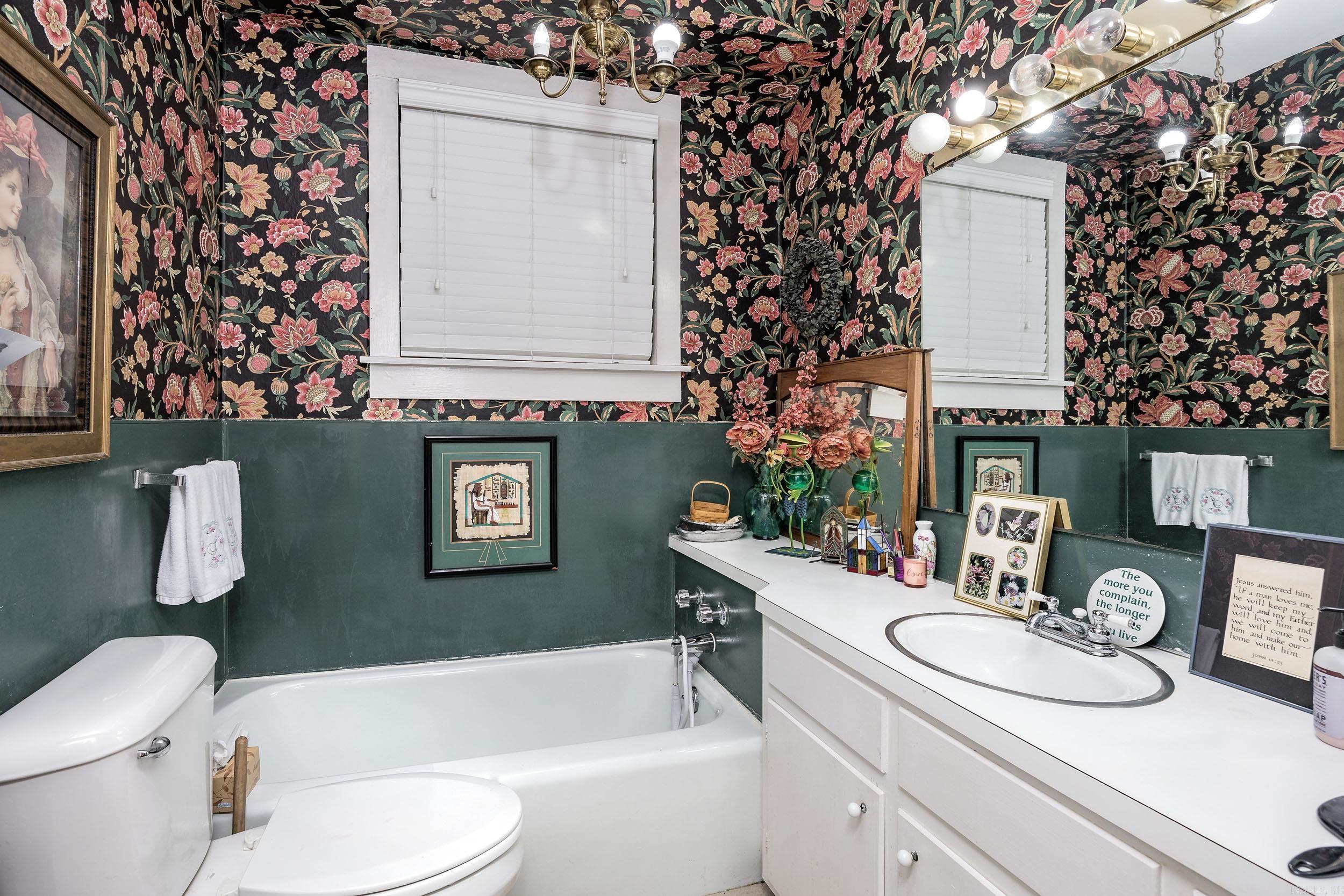 EAST PULASKI HGTS - Residential