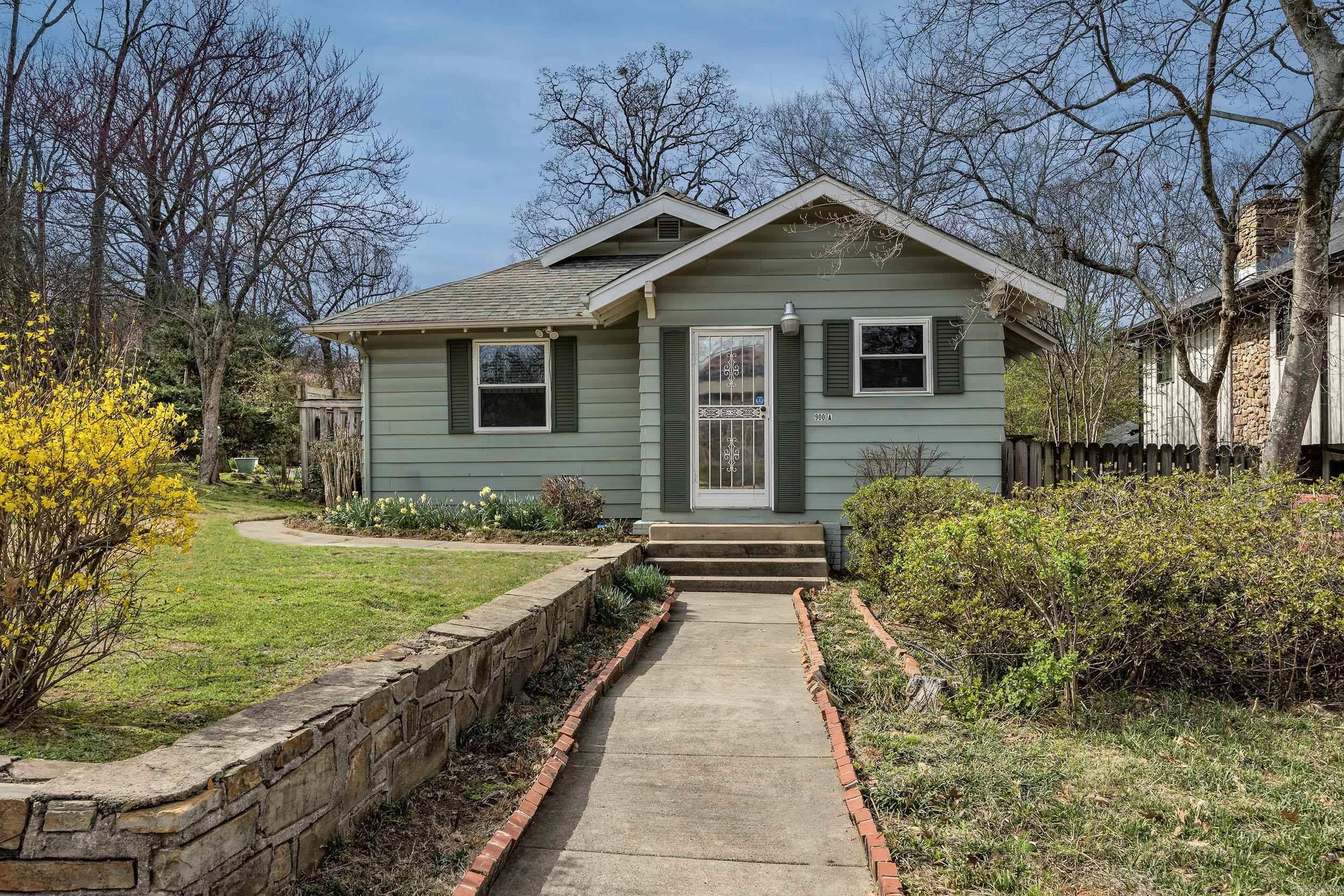 EAST PULASKI HGTS - Residential