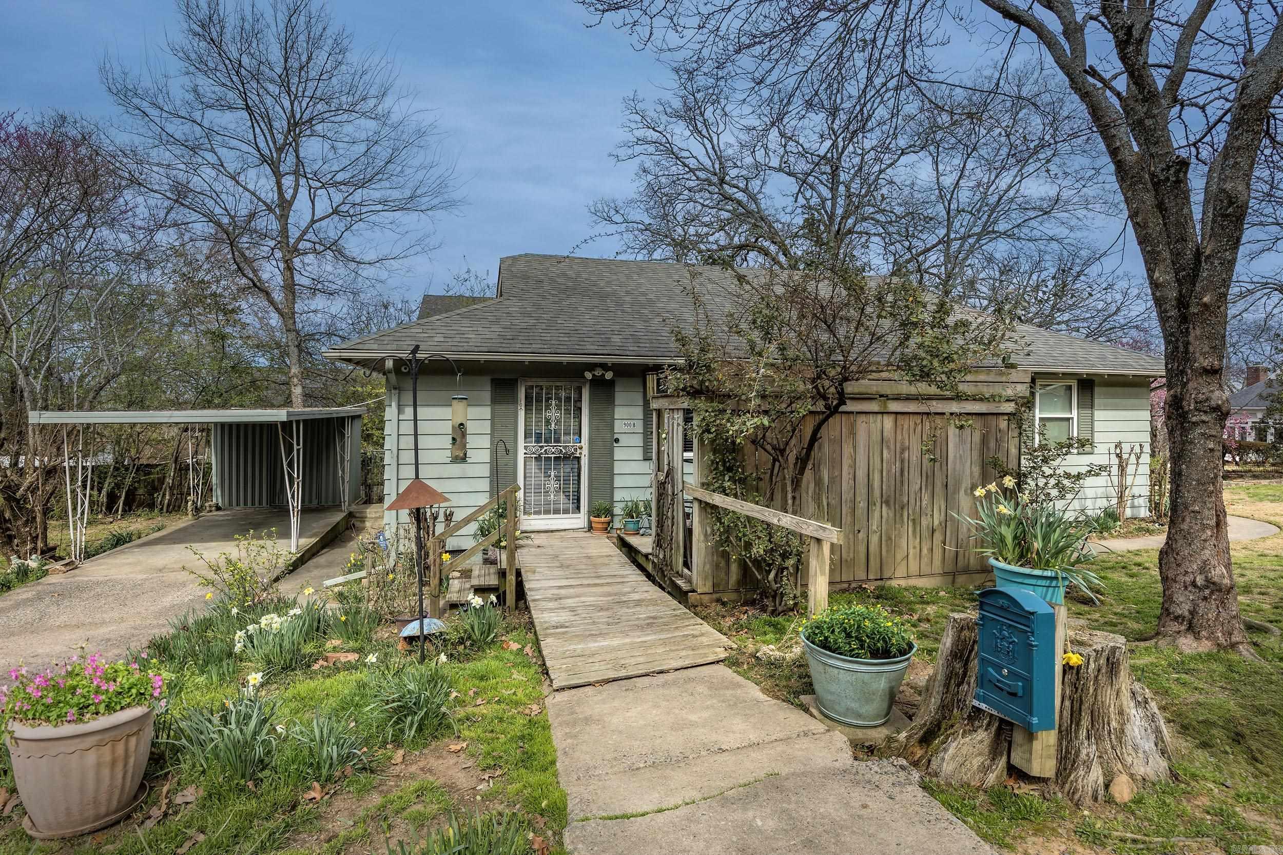 EAST PULASKI HGTS - Residential