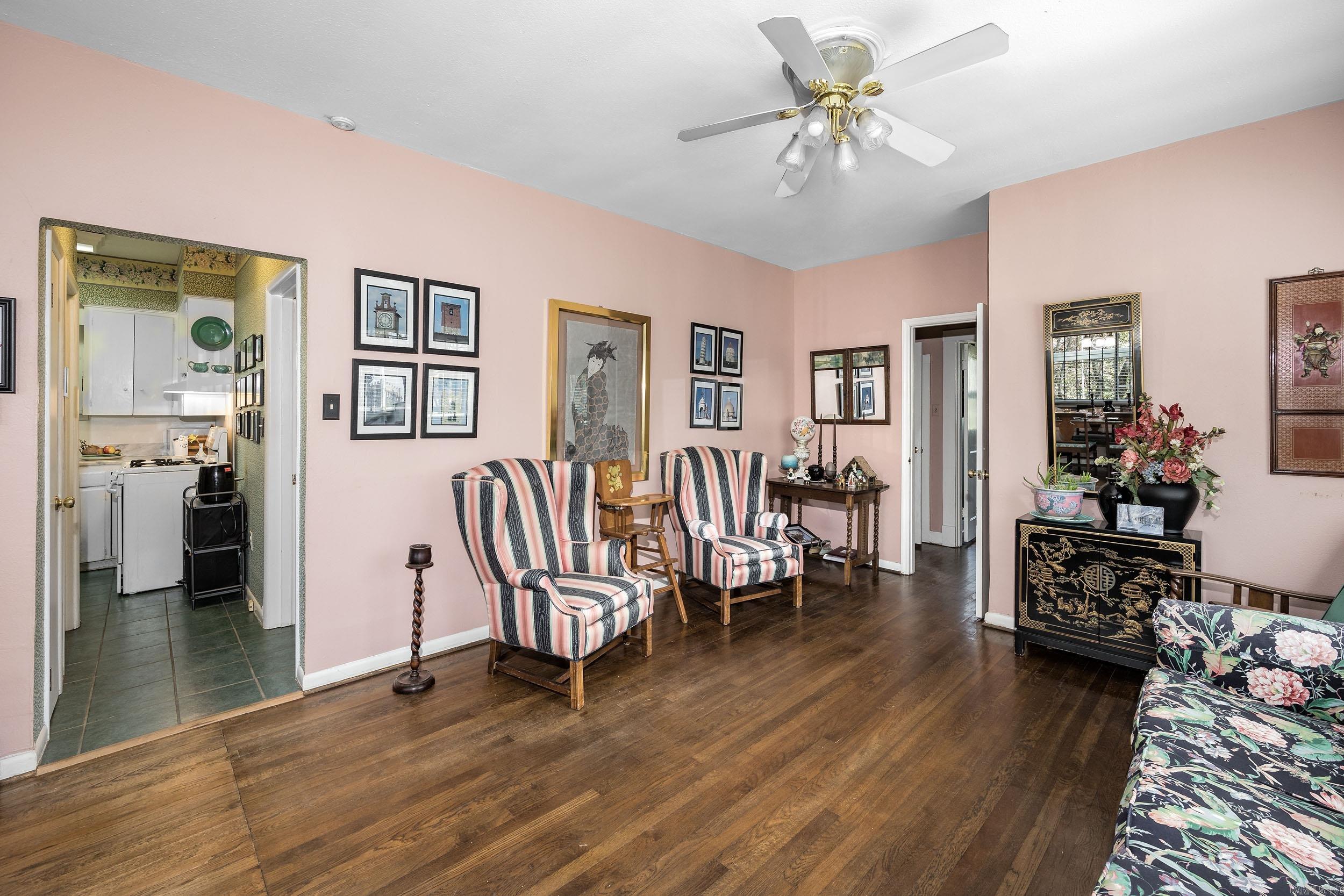 EAST PULASKI HGTS - Residential