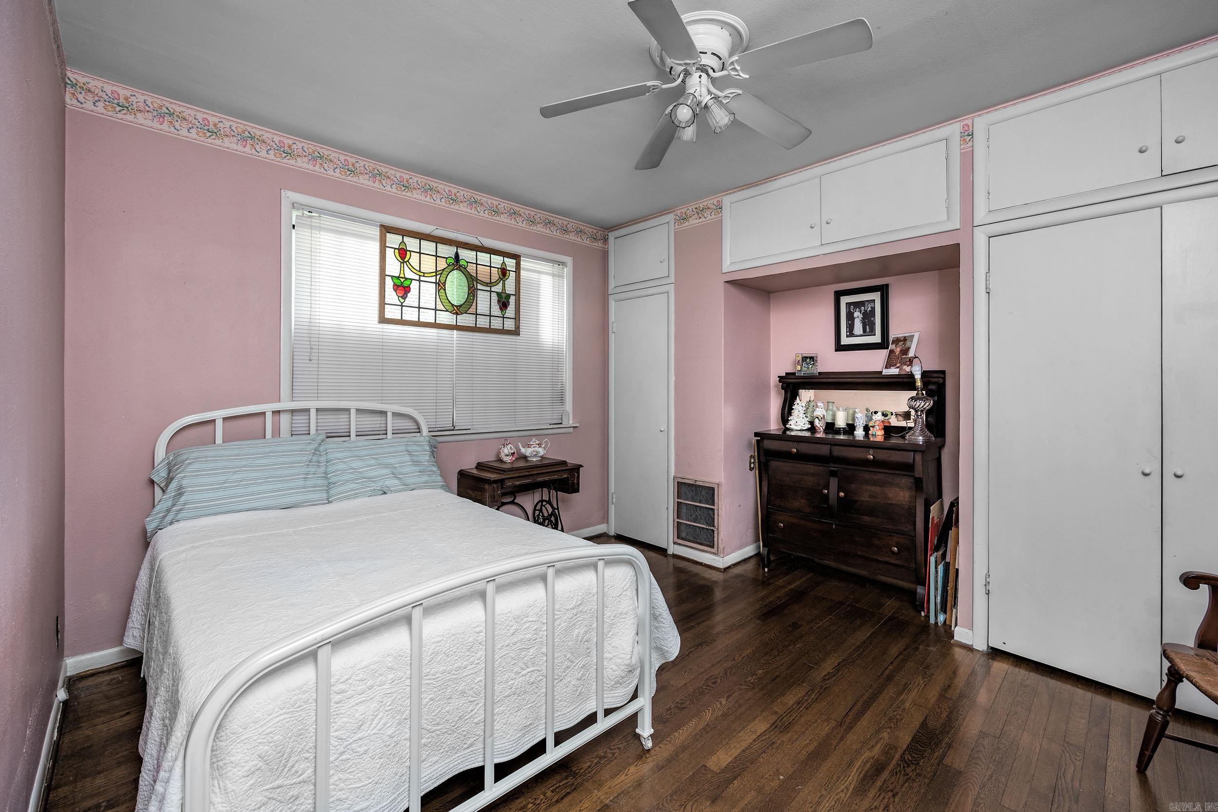 EAST PULASKI HGTS - Residential