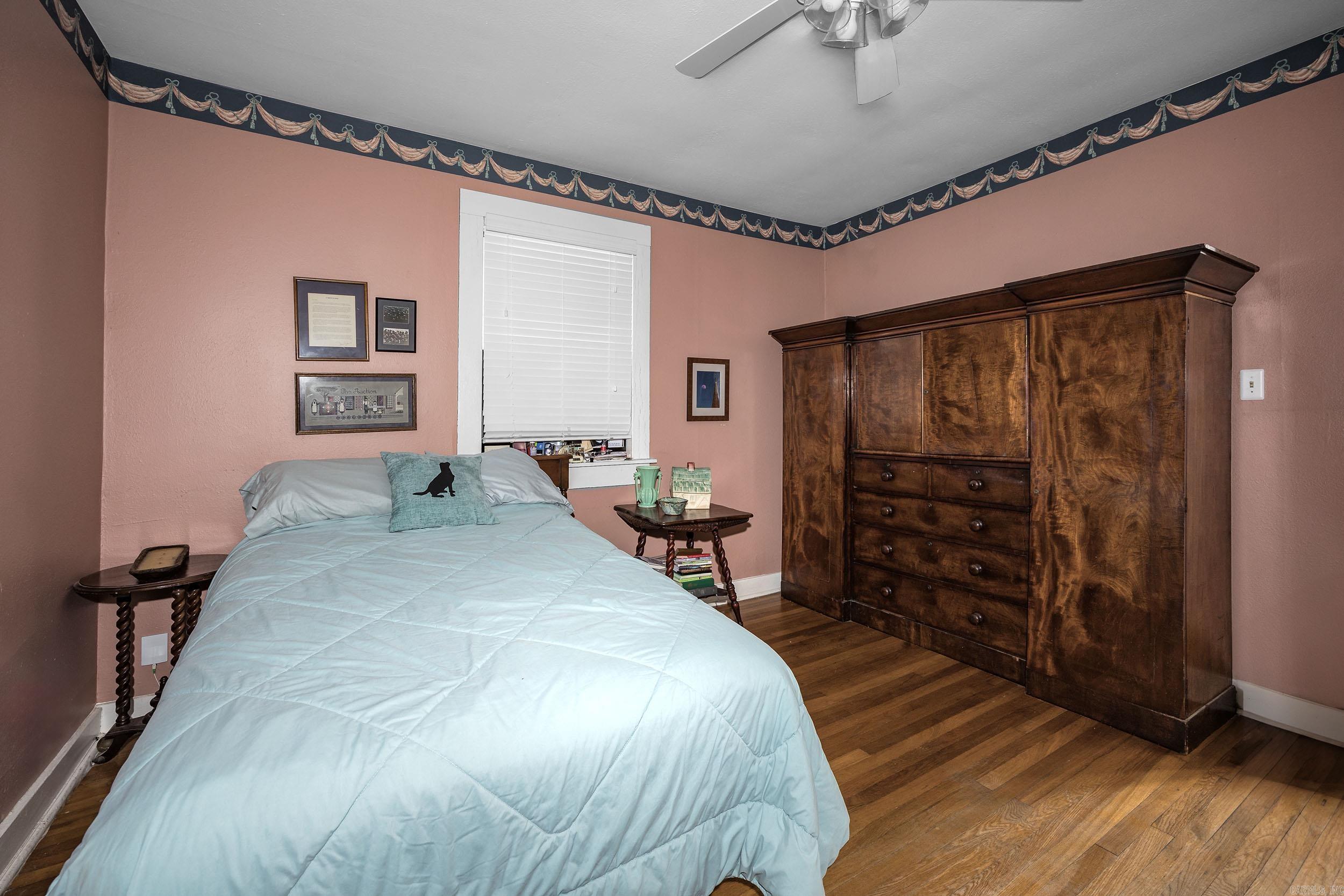 EAST PULASKI HGTS - Residential