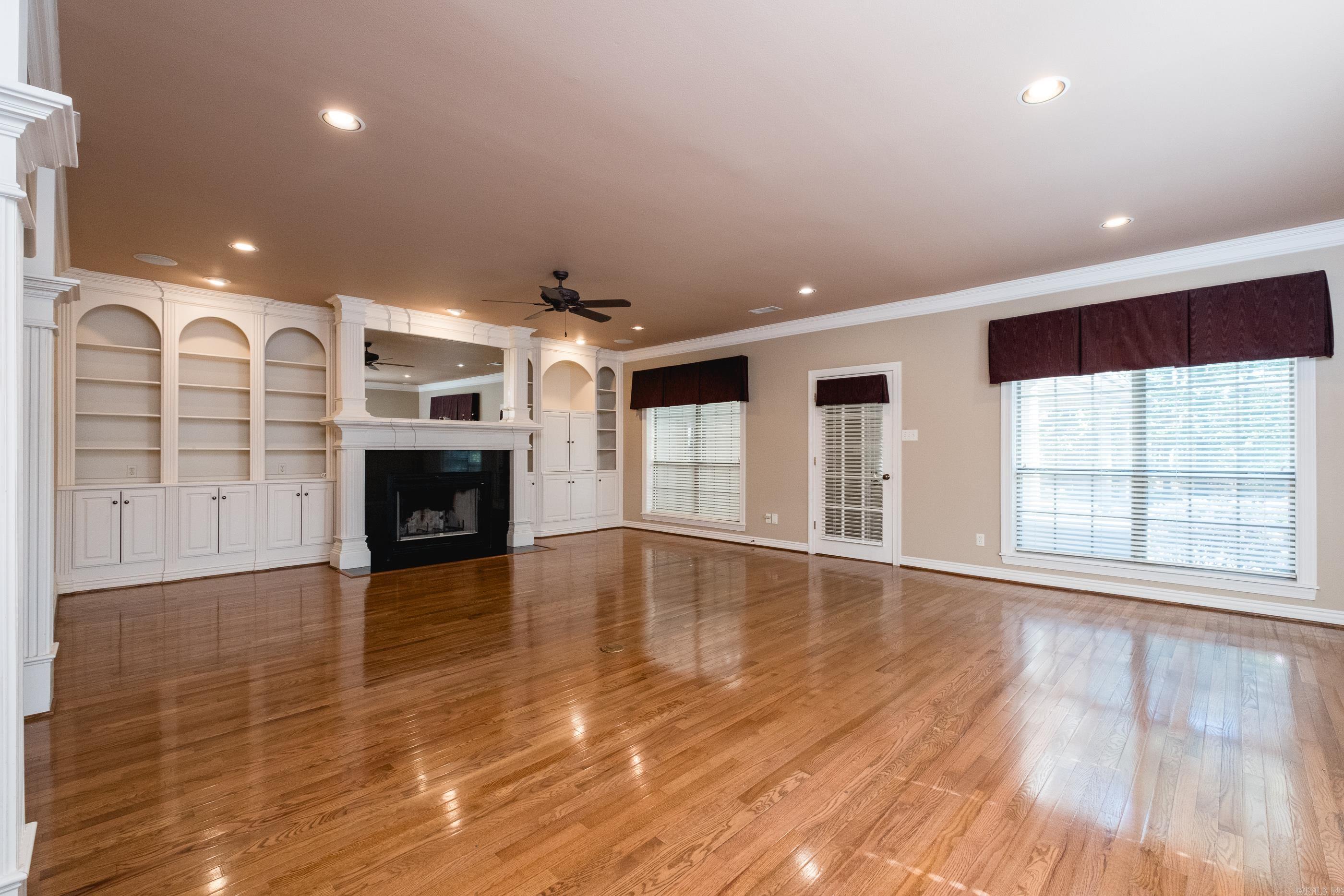 PLEASANT VALLEY MANOR - Residential