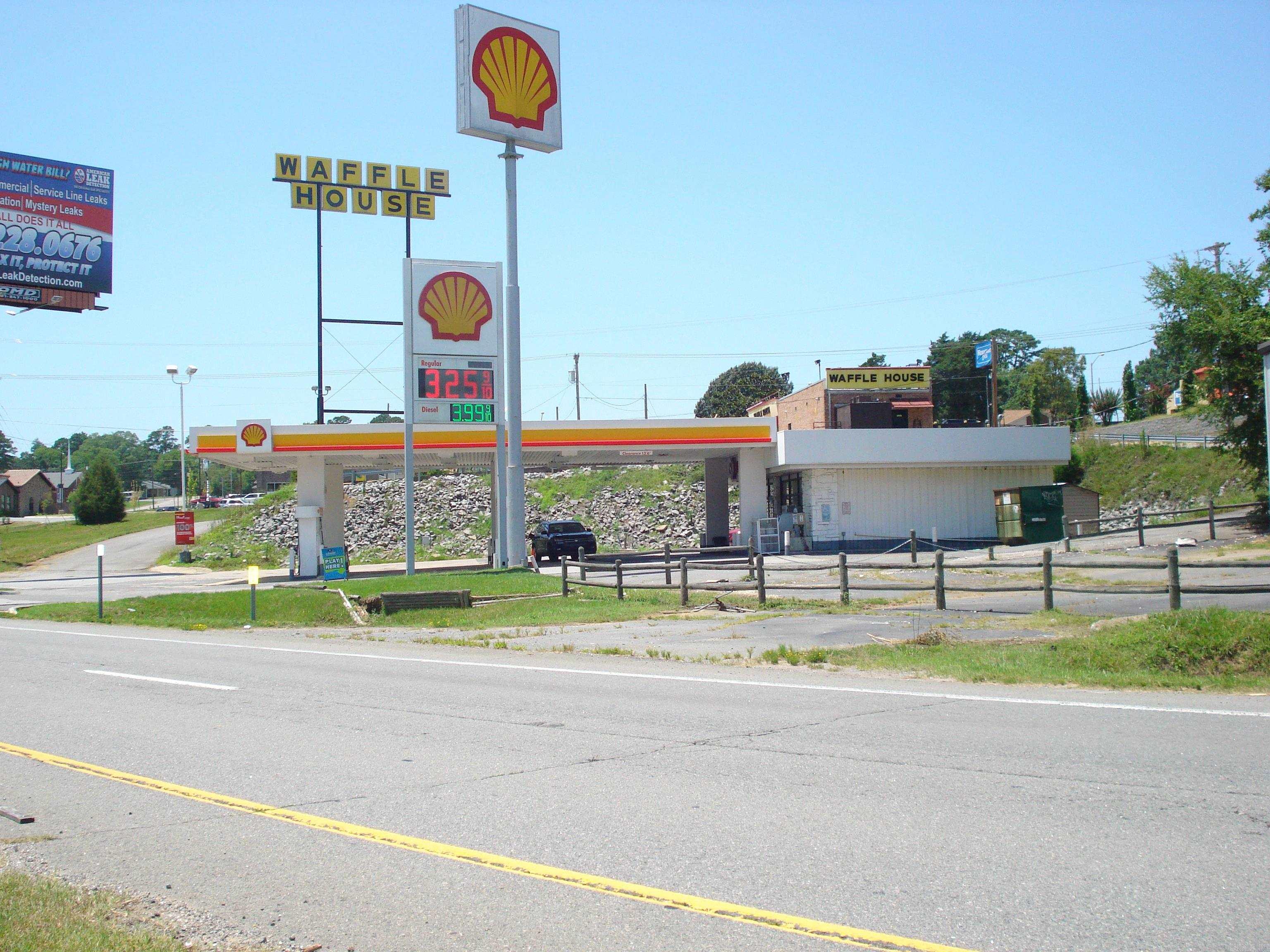Nice easy to operate Convenience Store with fuel off Exit 117 in Benton, AR