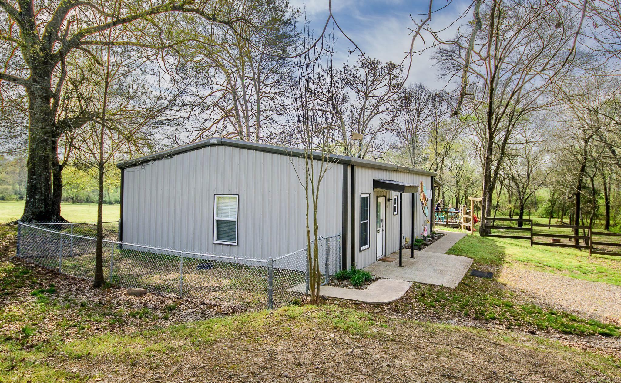 COUNTRY CLUB ESTATES - Residential