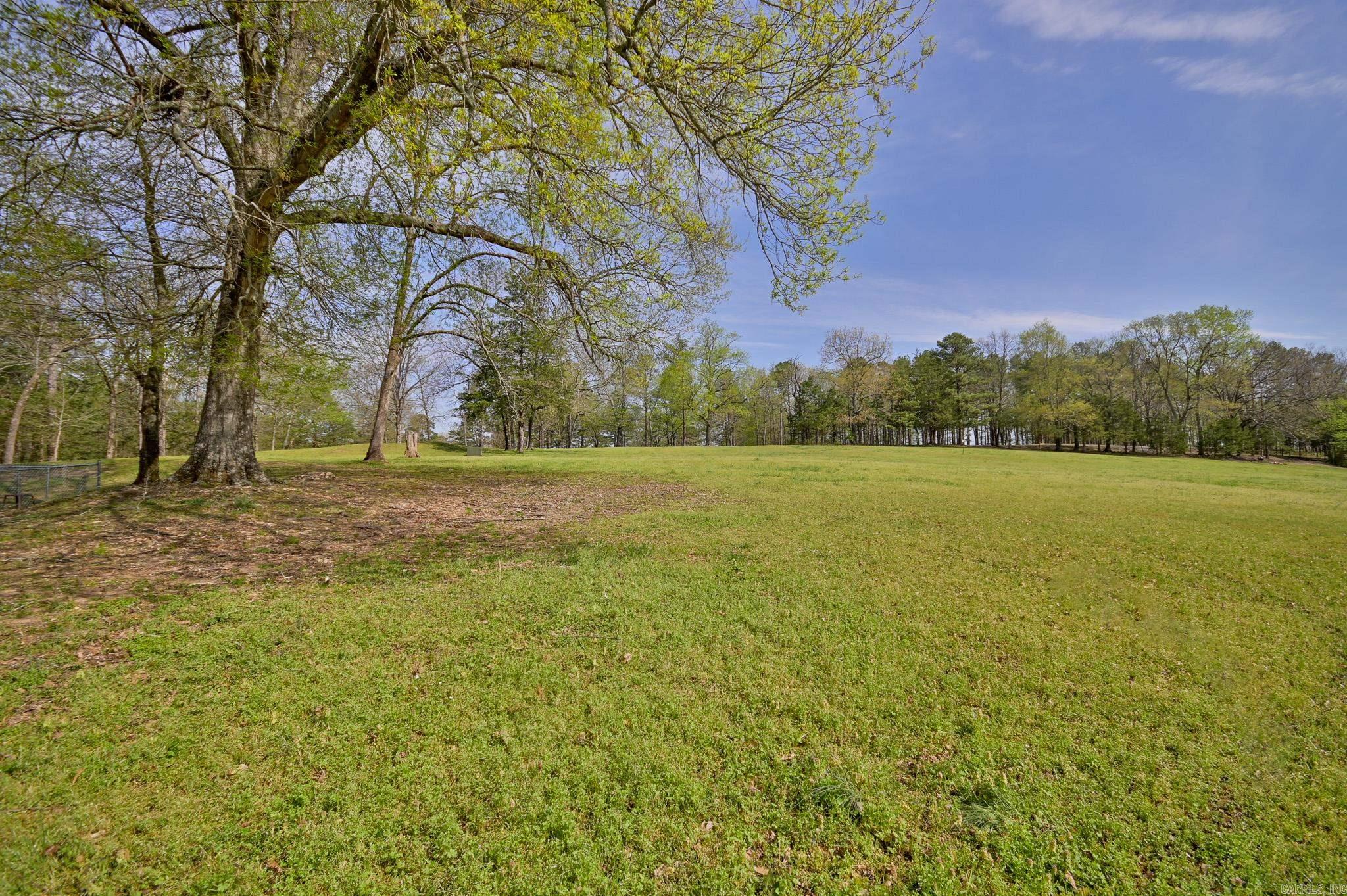 COUNTRY CLUB ESTATES - Residential