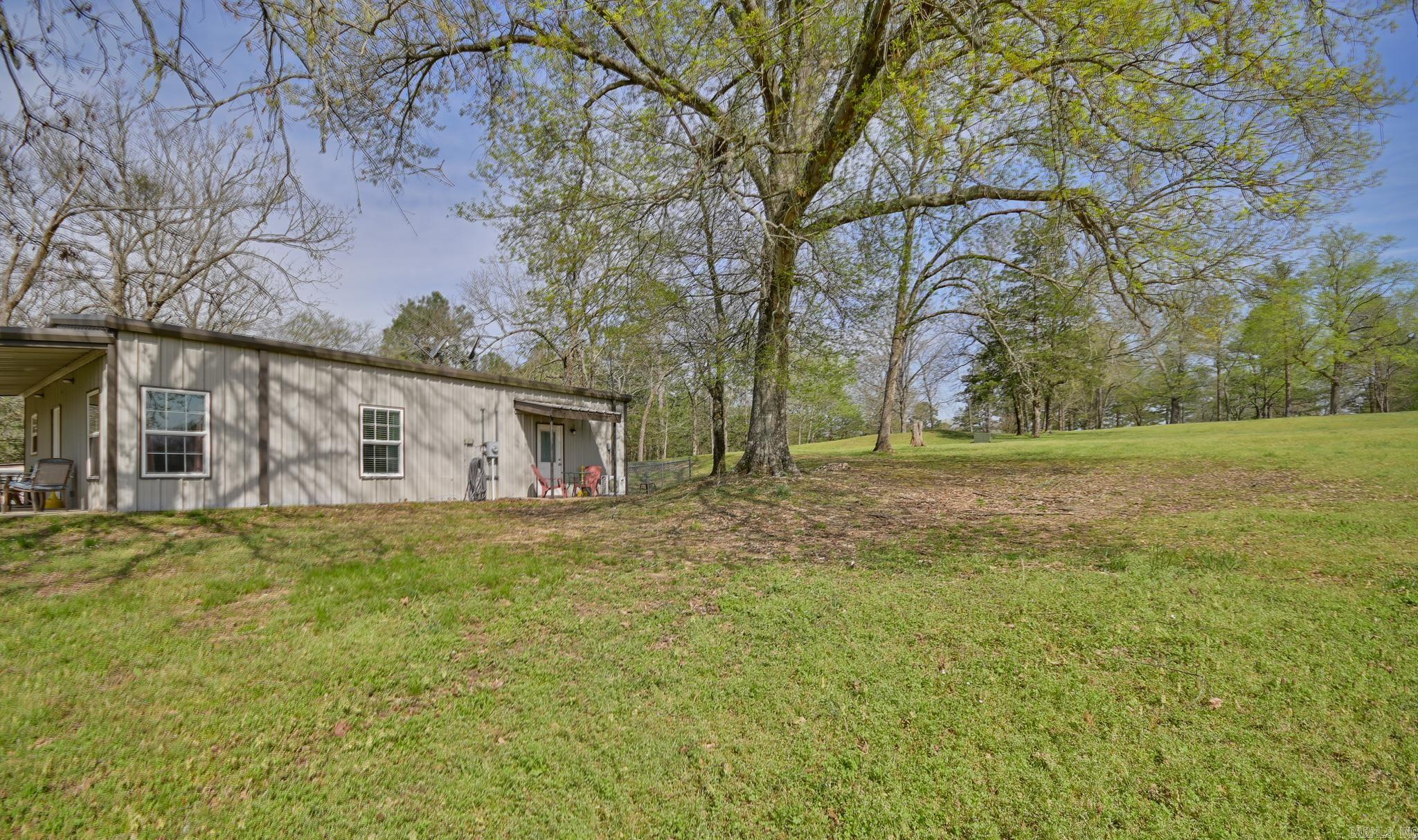 COUNTRY CLUB ESTATES - Residential