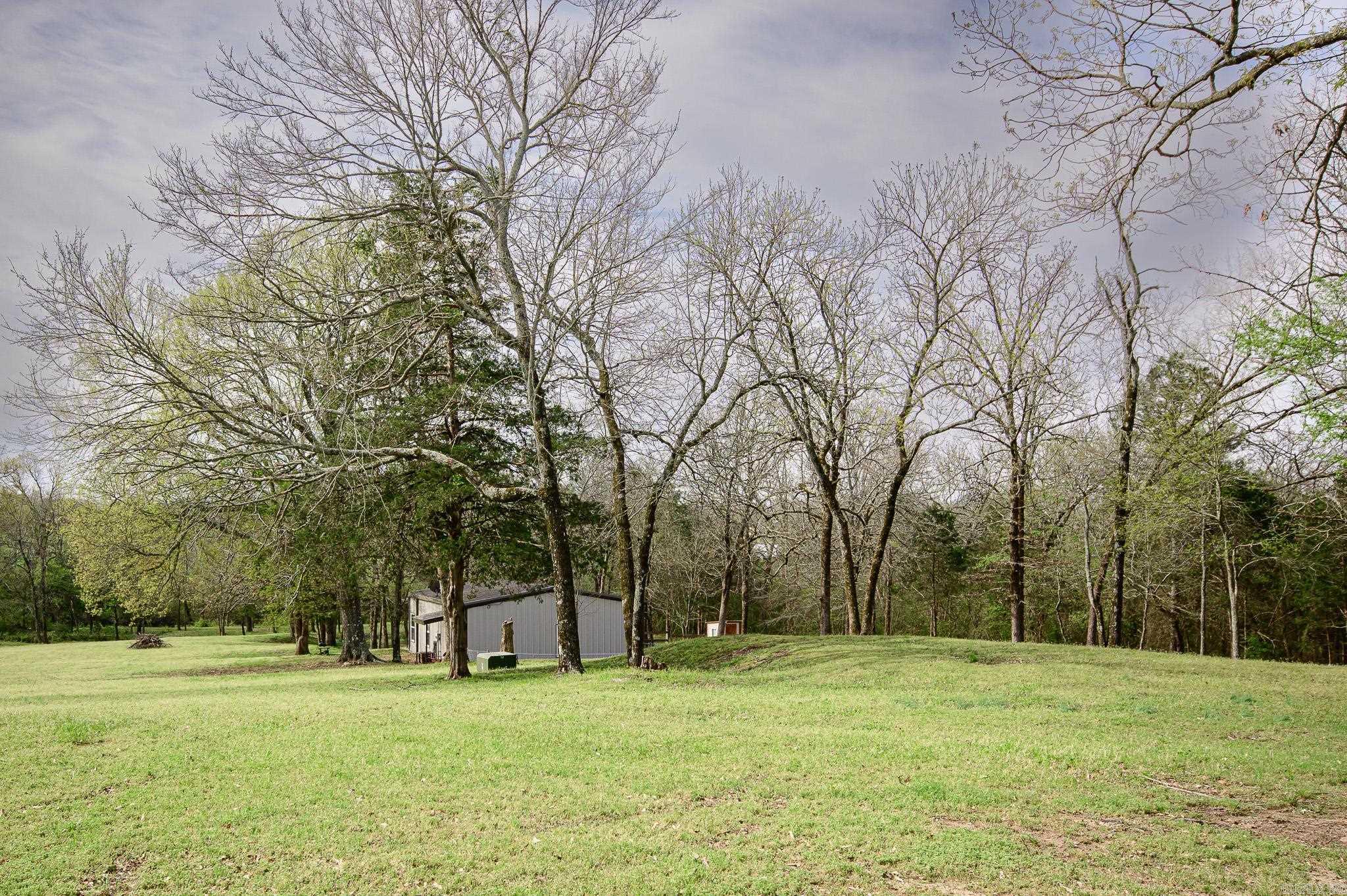 COUNTRY CLUB ESTATES - Residential