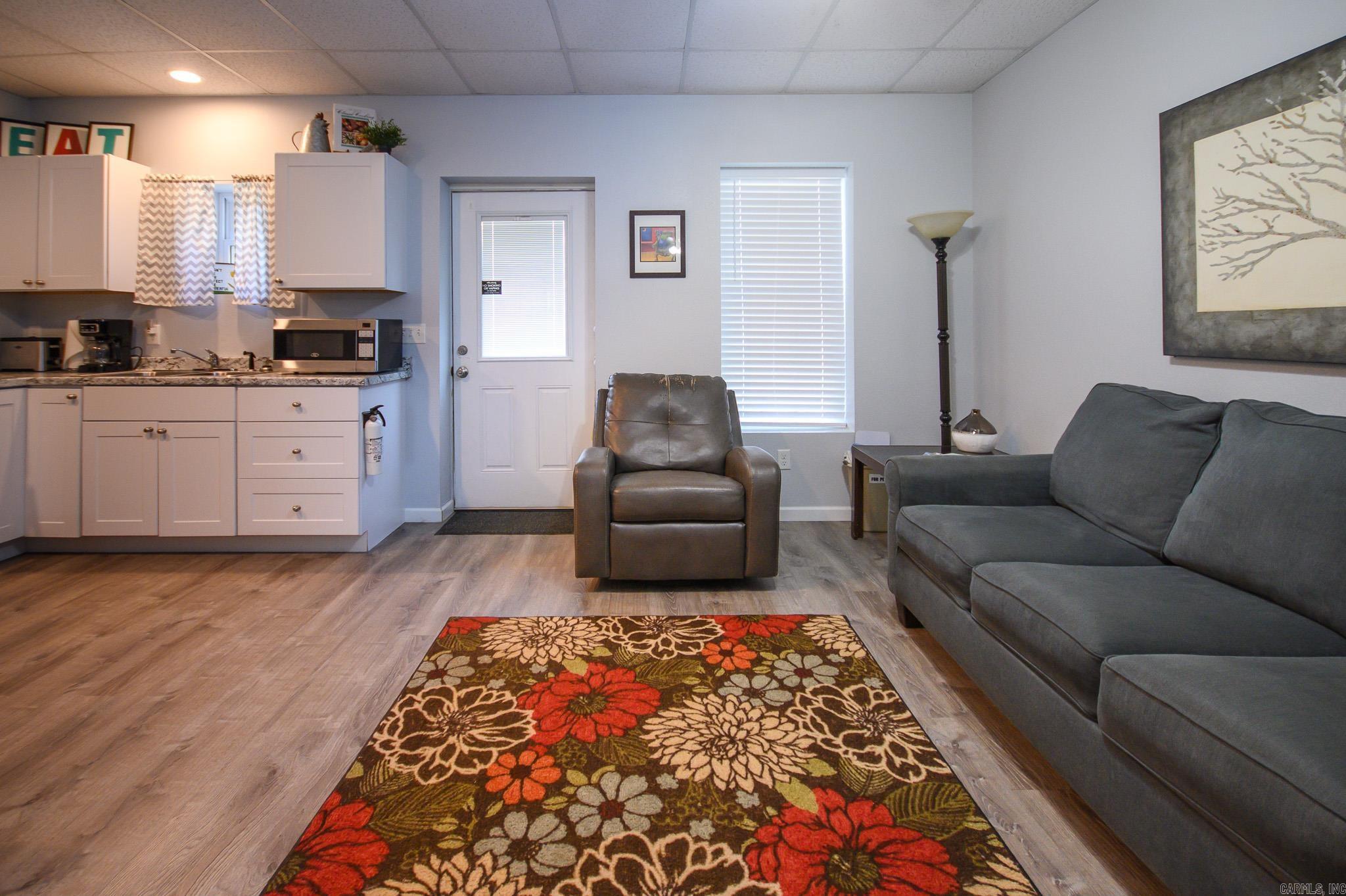 COUNTRY CLUB ESTATES - Residential