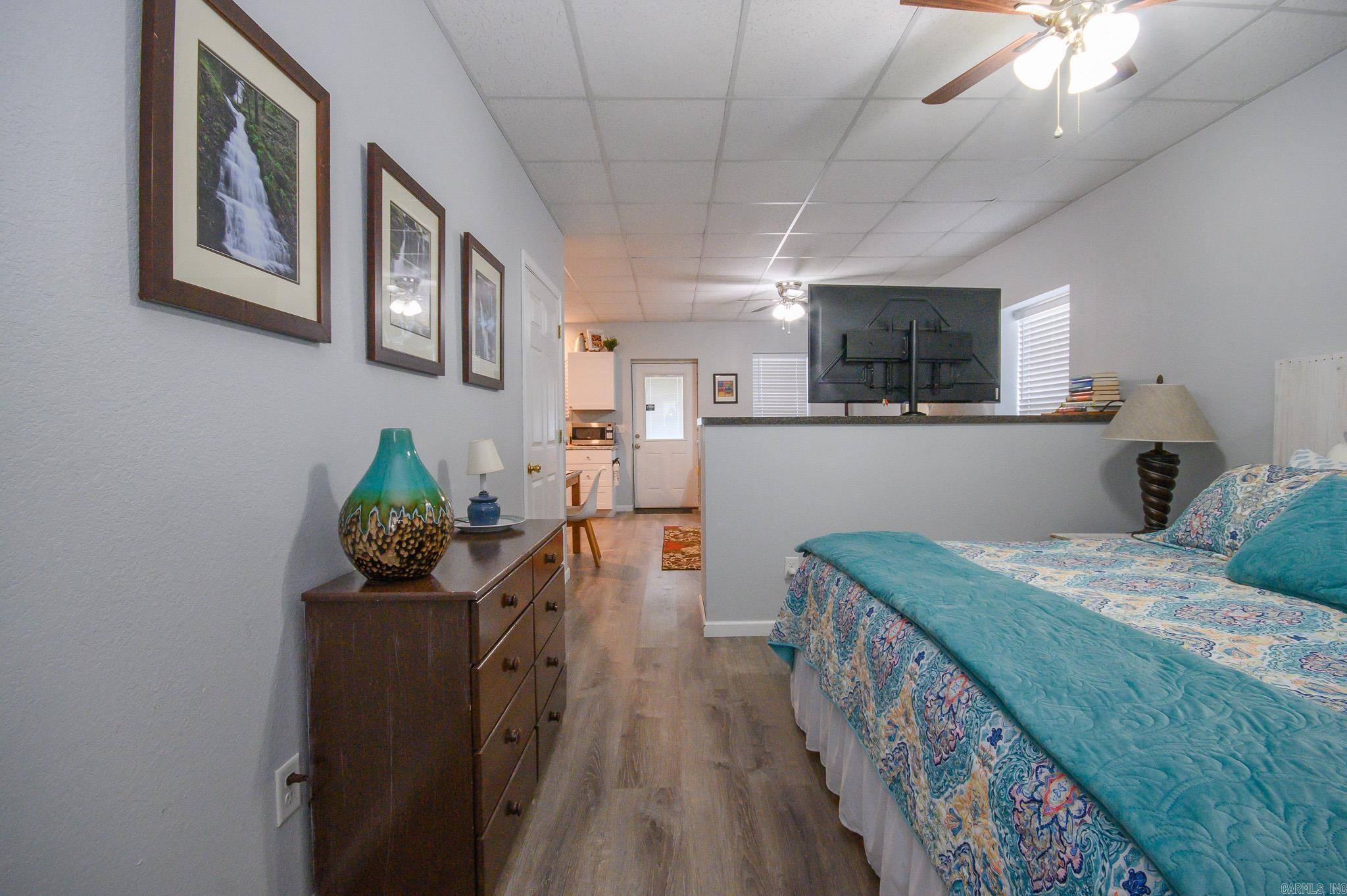 COUNTRY CLUB ESTATES - Residential