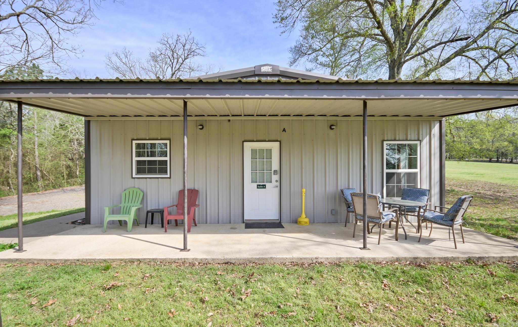 COUNTRY CLUB ESTATES - Residential