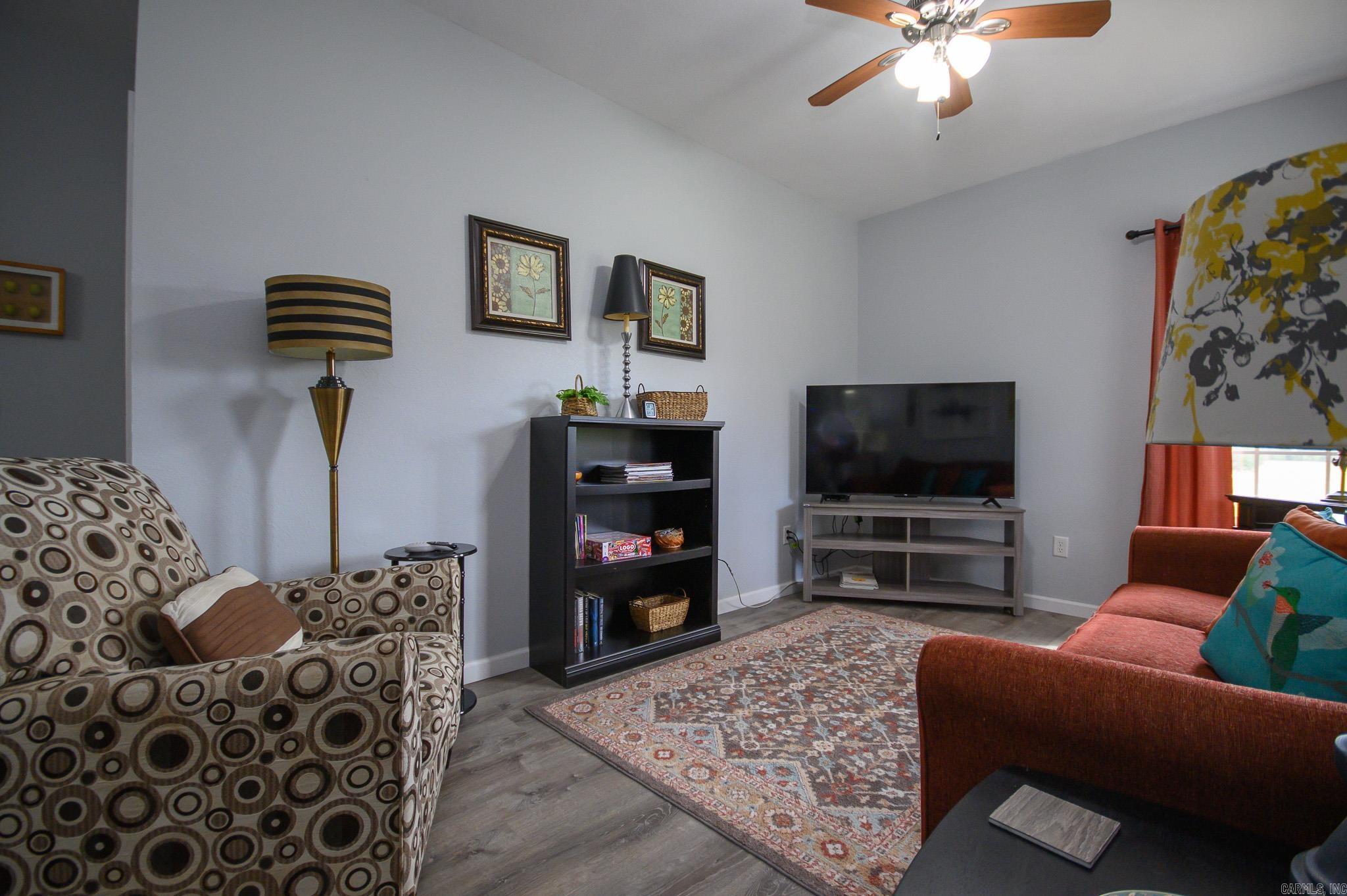 COUNTRY CLUB ESTATES - Residential