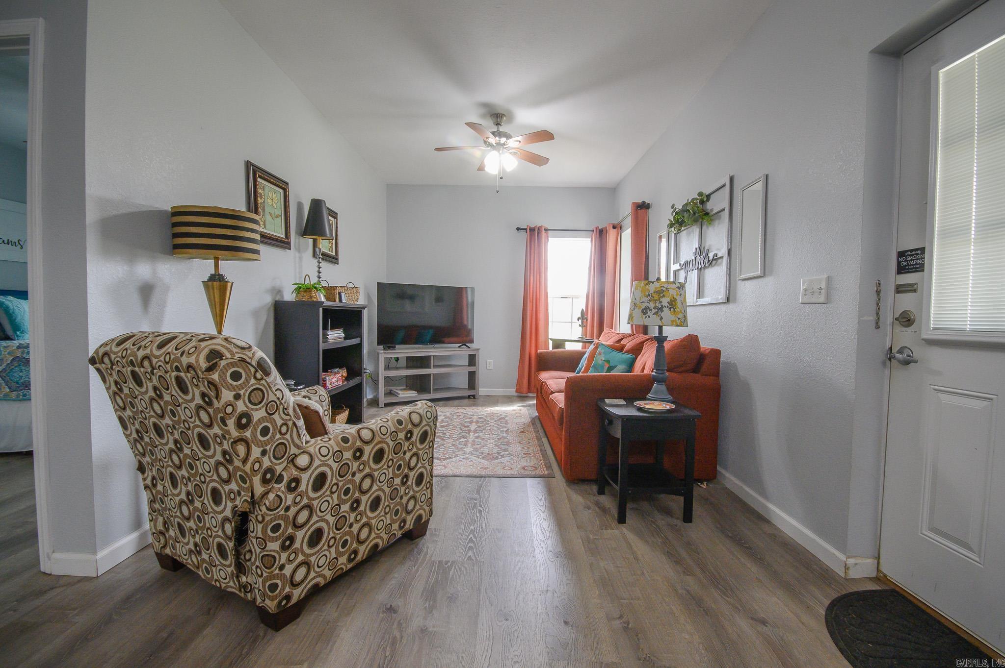 COUNTRY CLUB ESTATES - Residential