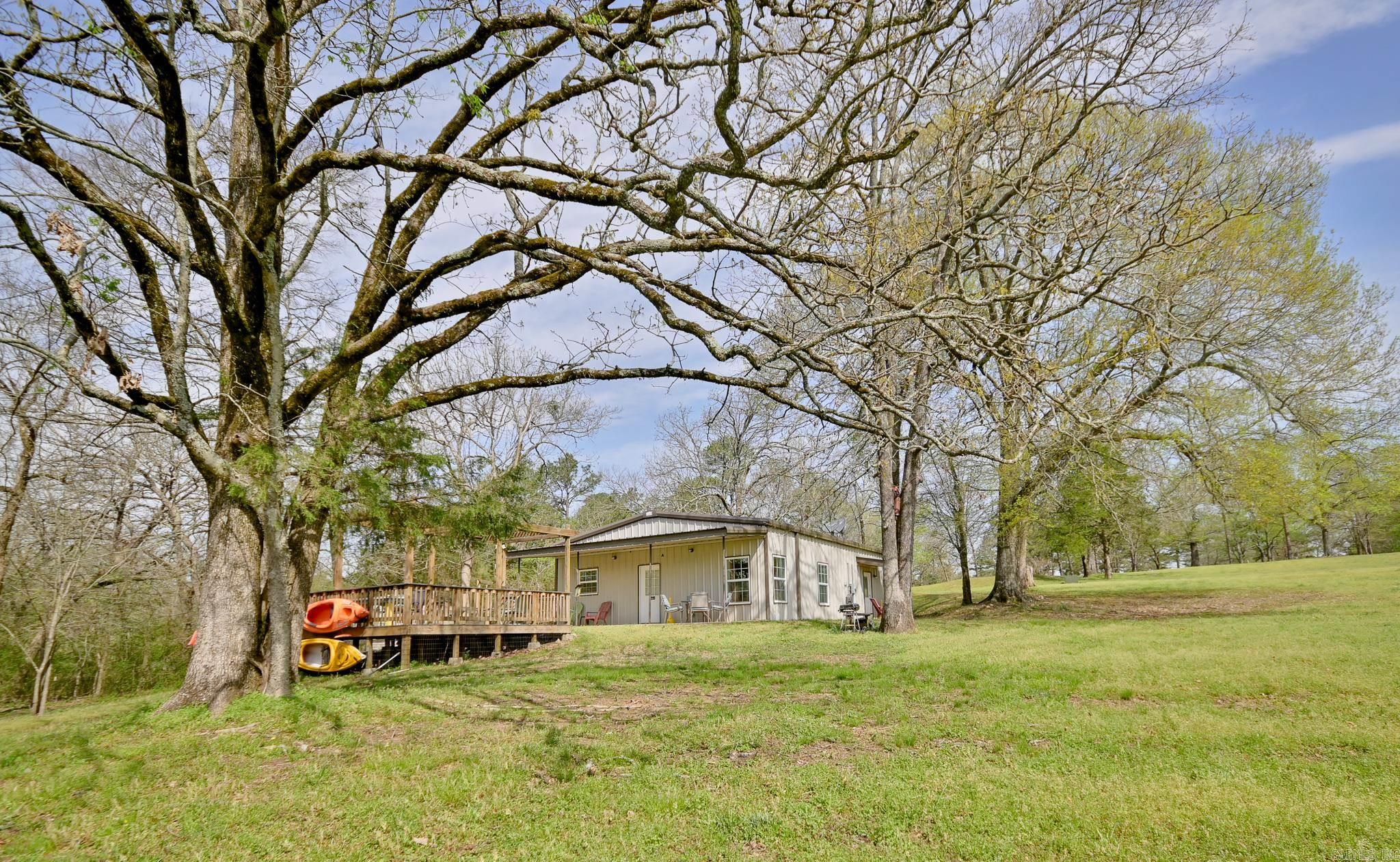 COUNTRY CLUB ESTATES - Residential