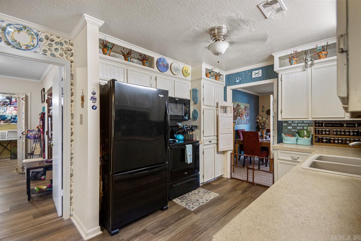 COLONY WEST - Residential