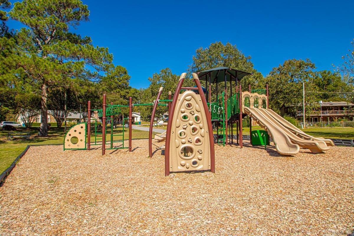 COLONY WEST - Residential