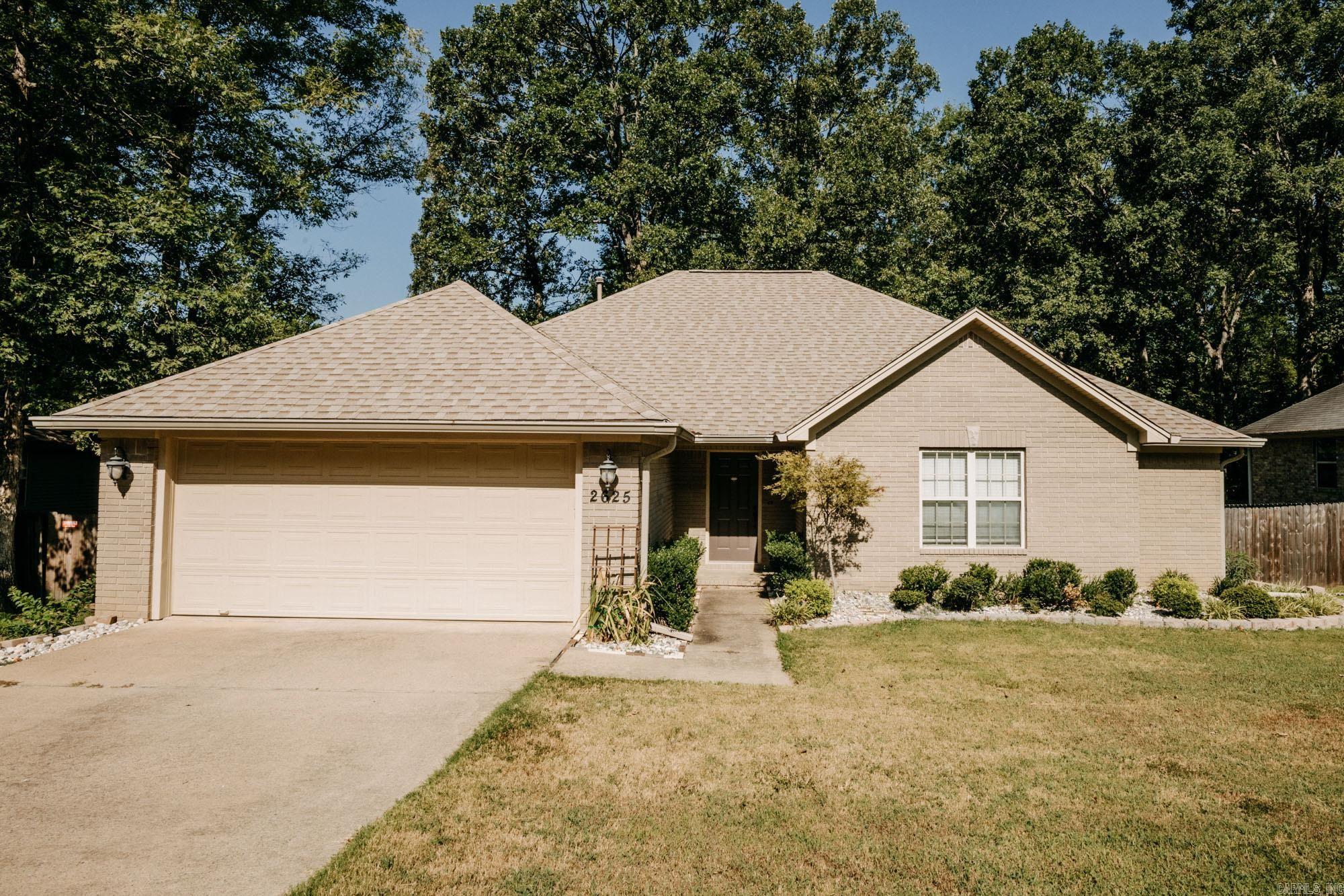 Well maintain home which has 3-bedrooms and 2-full baths. Fully fenced back yard with small storage building. Flooring has been installed within the past 4-years in most of the areas. Nice updates, location to access I-30 is so convenient, so you'll want to take a look at this one. Located in the Bryant School District and the City of Benton. SEE AGENT REMARKS