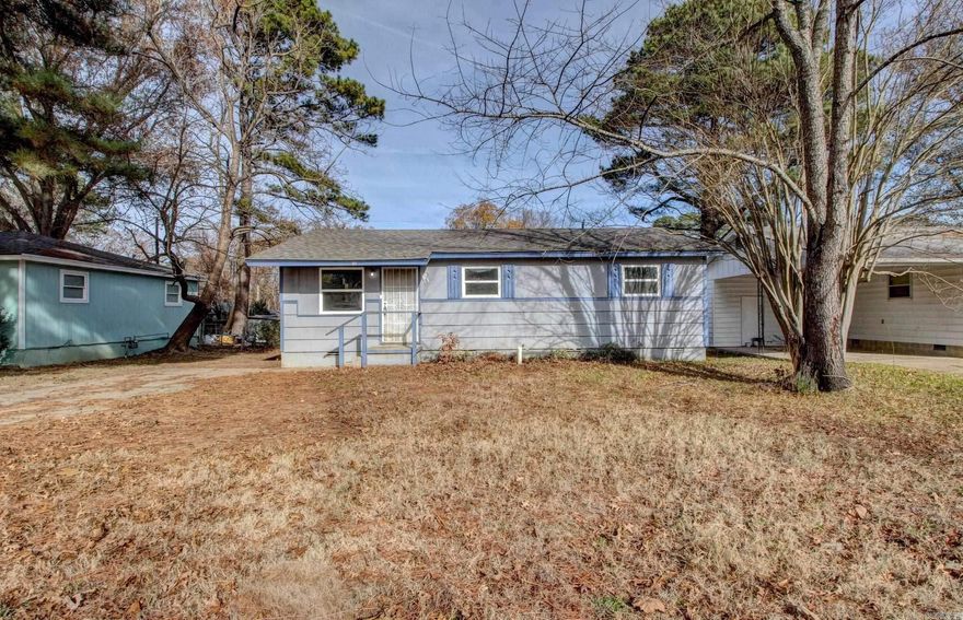 3bed 2bath home conveniently located close to I30 in Little Rock. Home features all LVP flooring, updated wall paint, tile shower in second bathroom. Home would make a great rental or home for first time homebuyer. Agents see remarks.