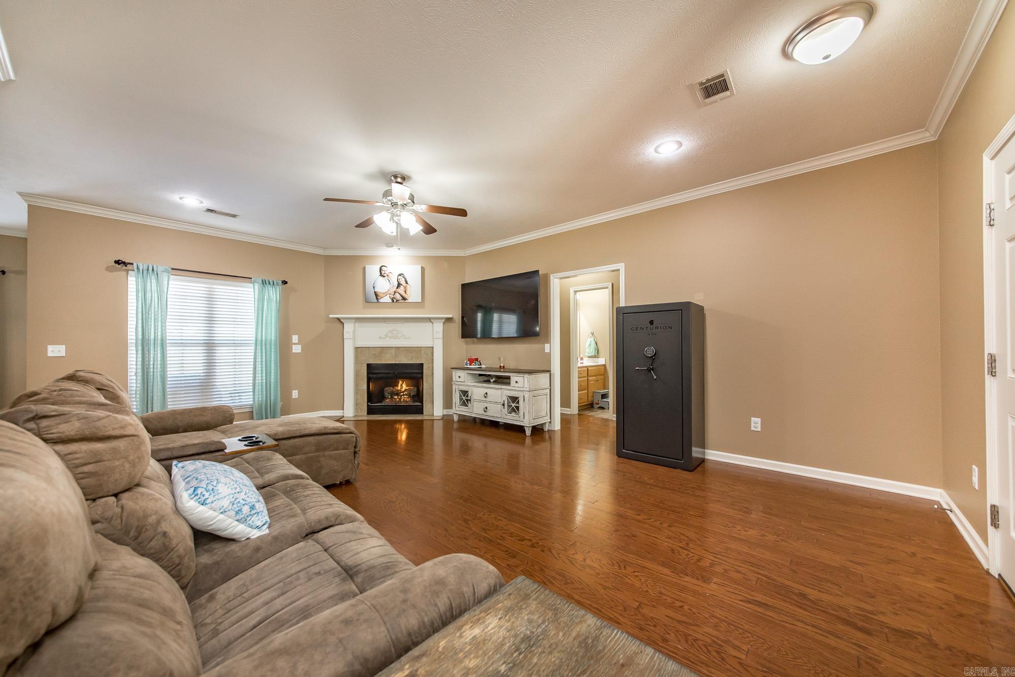 SPRING VALLEY - Residential