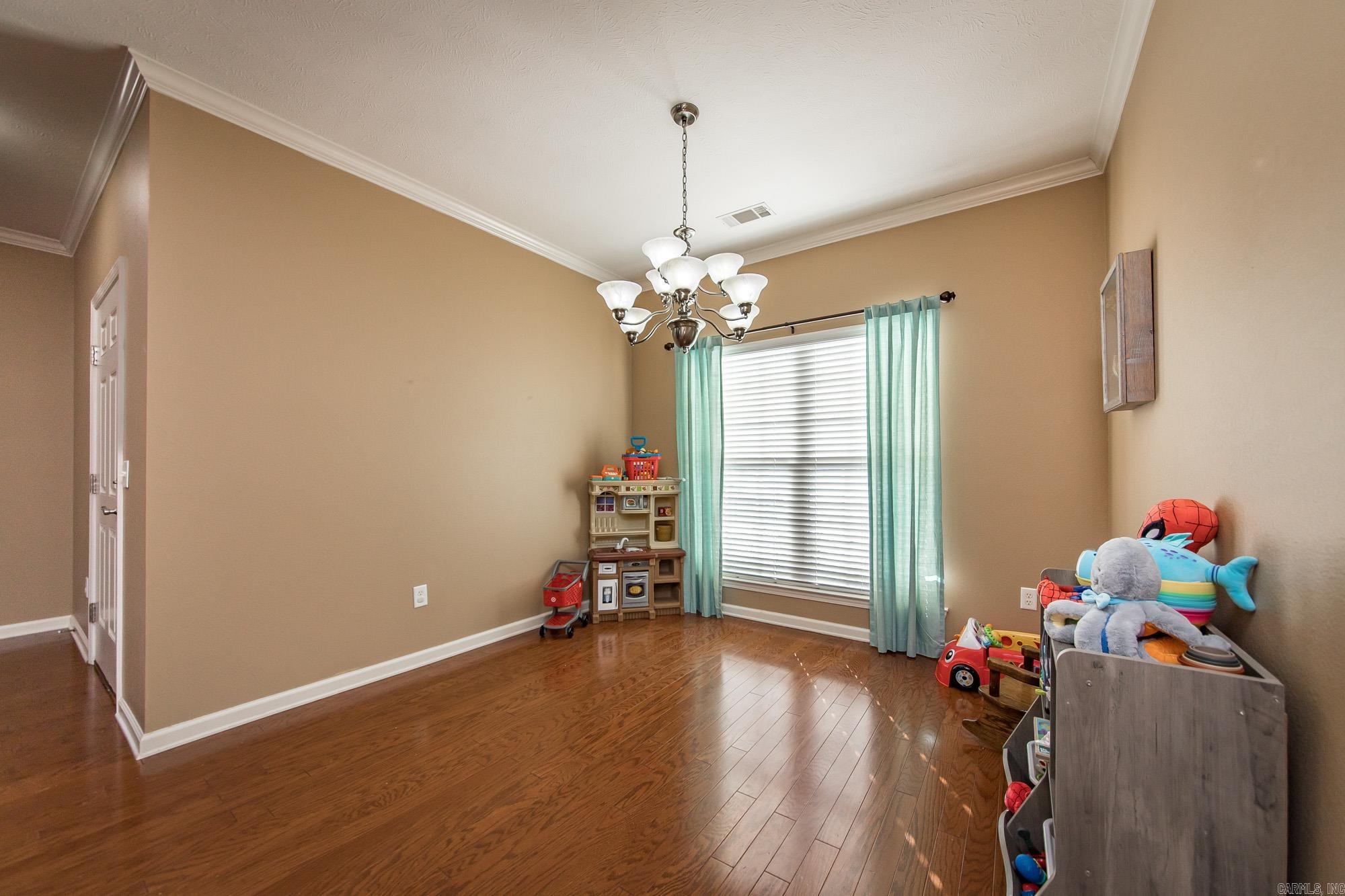 SPRING VALLEY - Residential