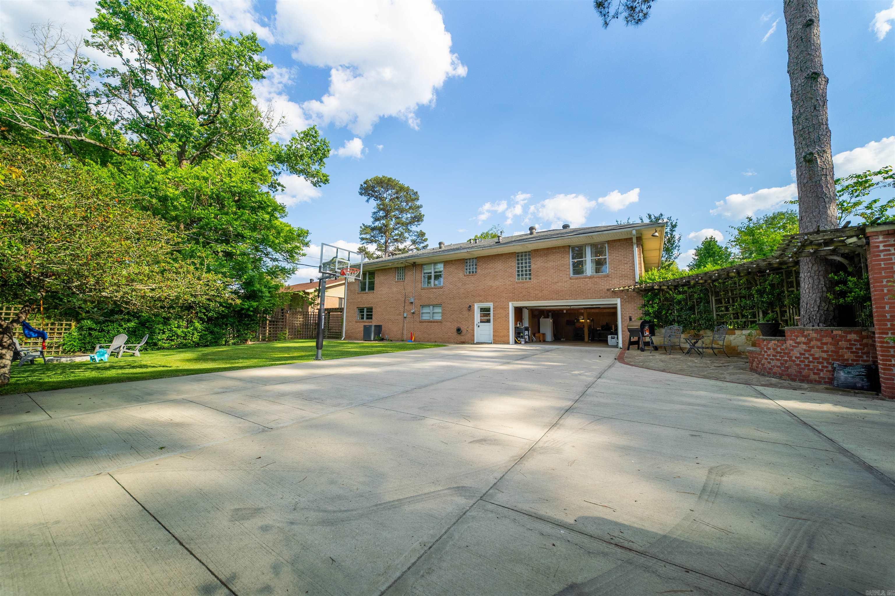 THOMPSON HEIGHTS 2ND S-D - Residential