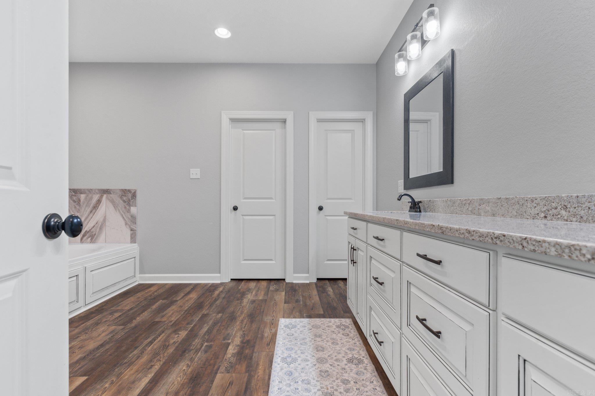 OAK TREE RIDGE SUB - Residential