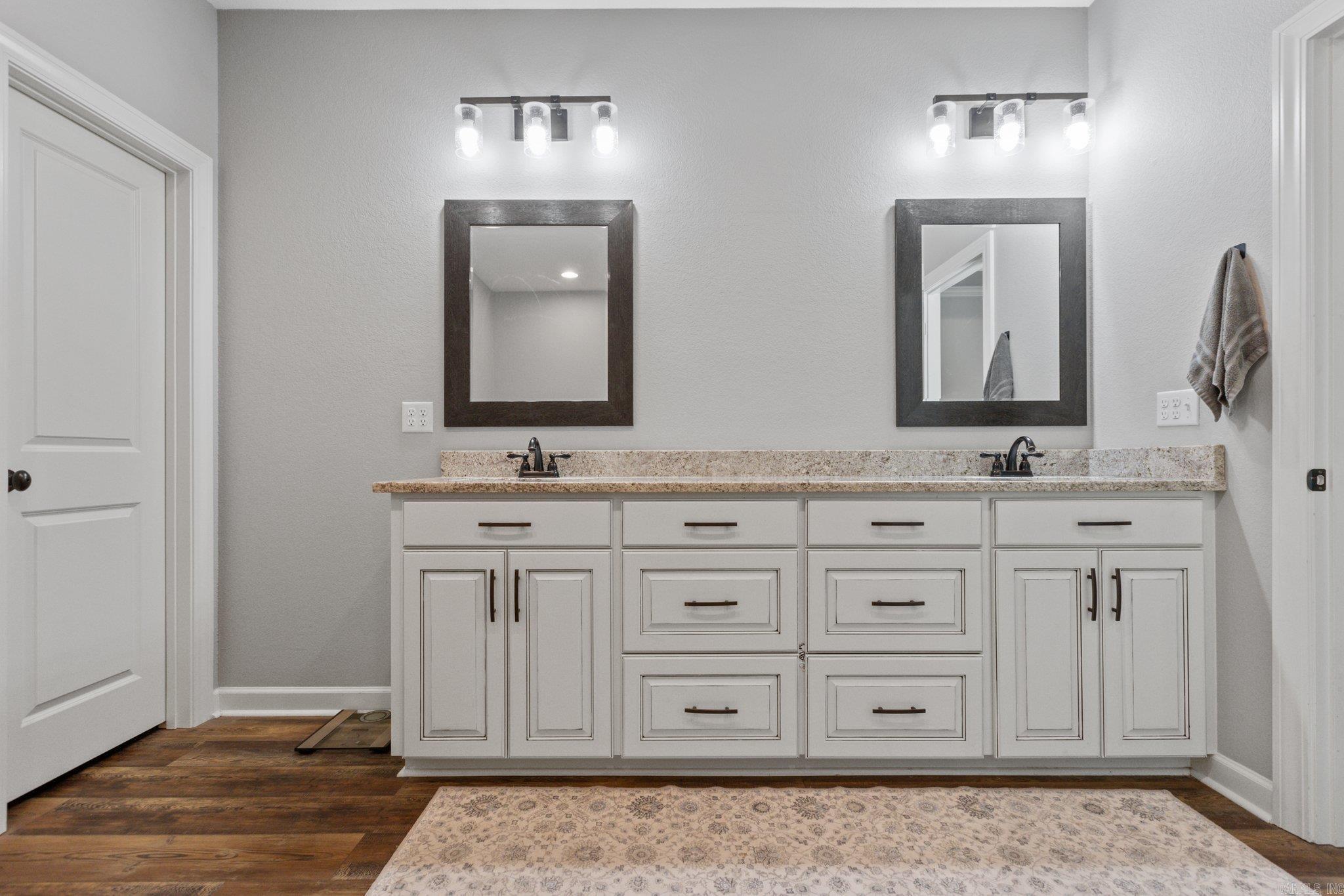 OAK TREE RIDGE SUB - Residential