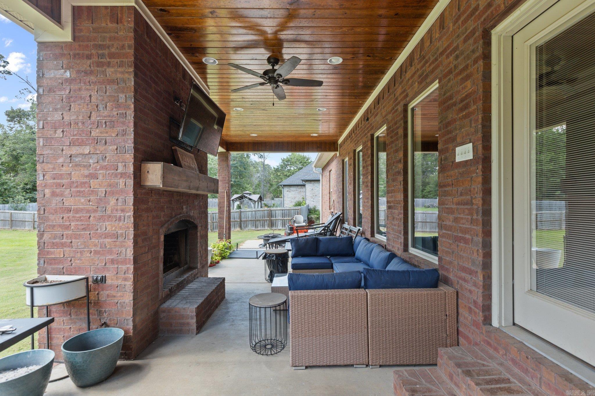 OAK TREE RIDGE SUB - Residential