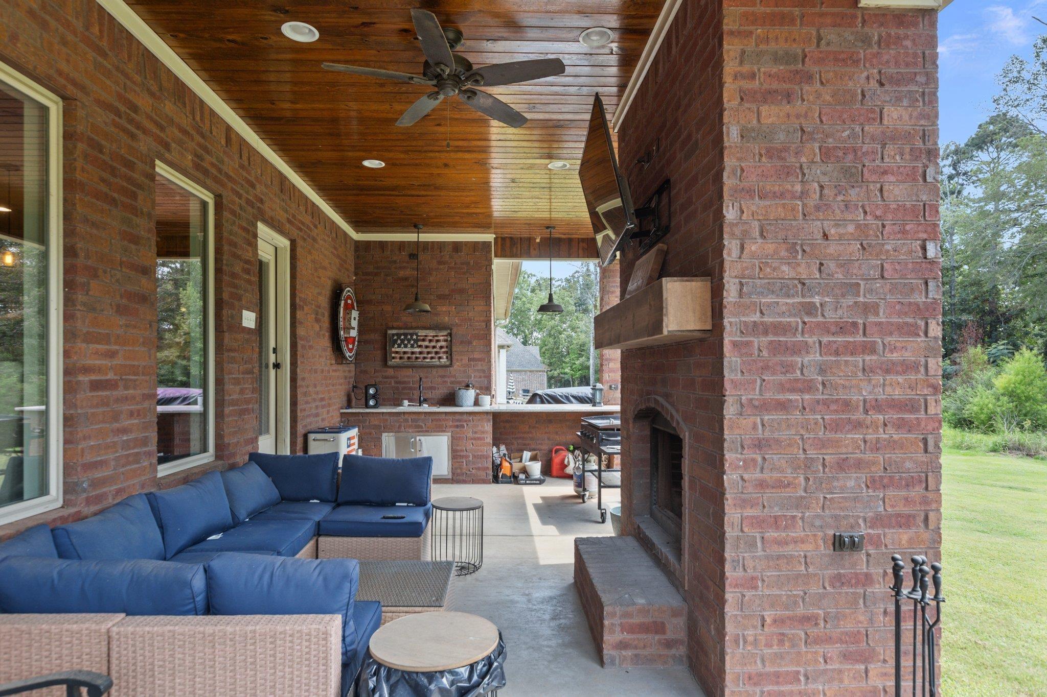 OAK TREE RIDGE SUB - Residential