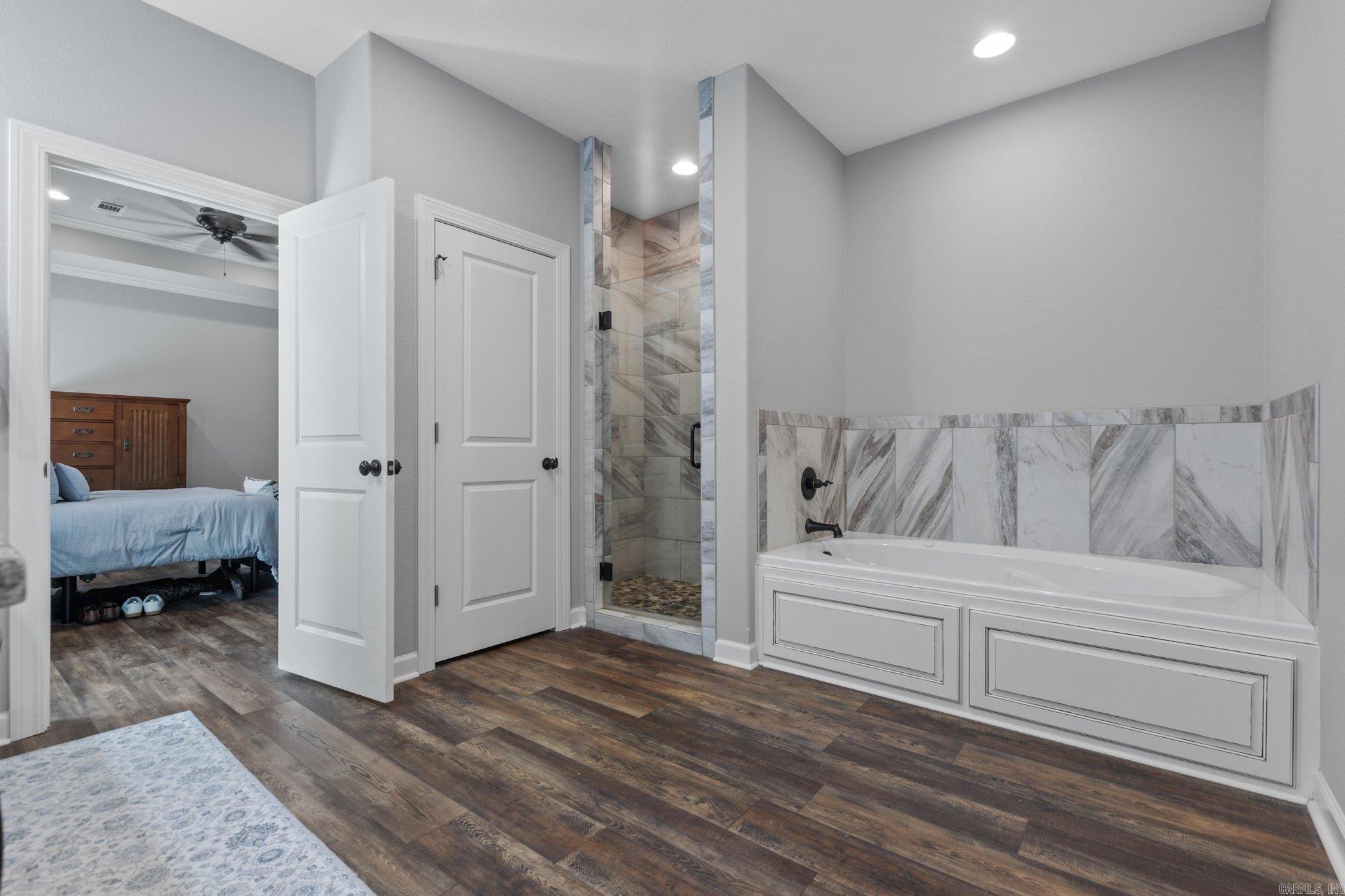 OAK TREE RIDGE SUB - Residential