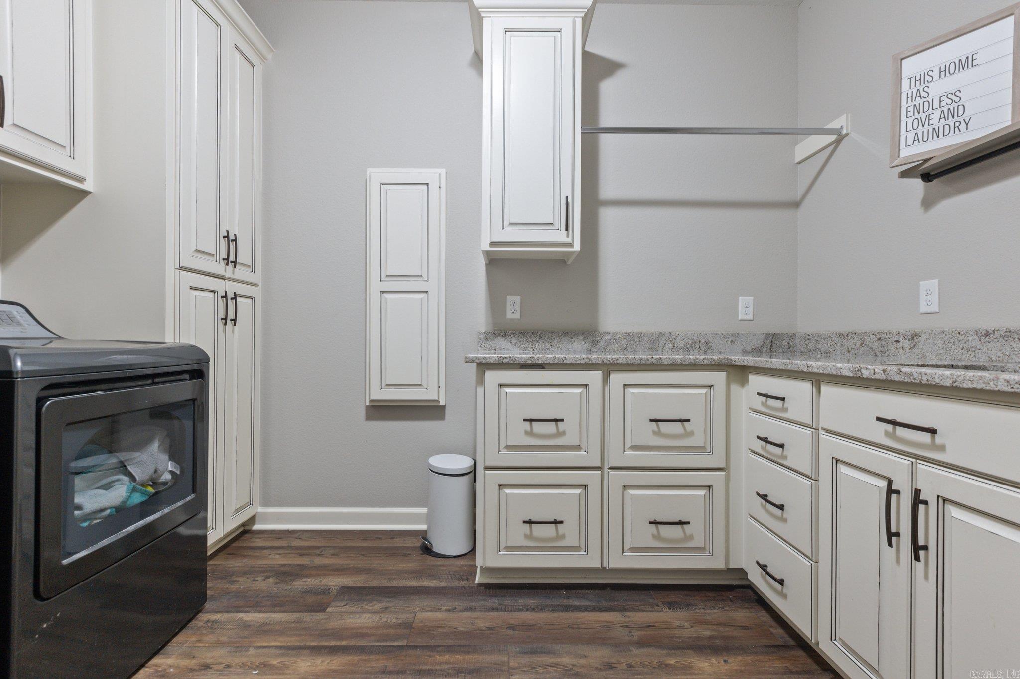 OAK TREE RIDGE SUB - Residential