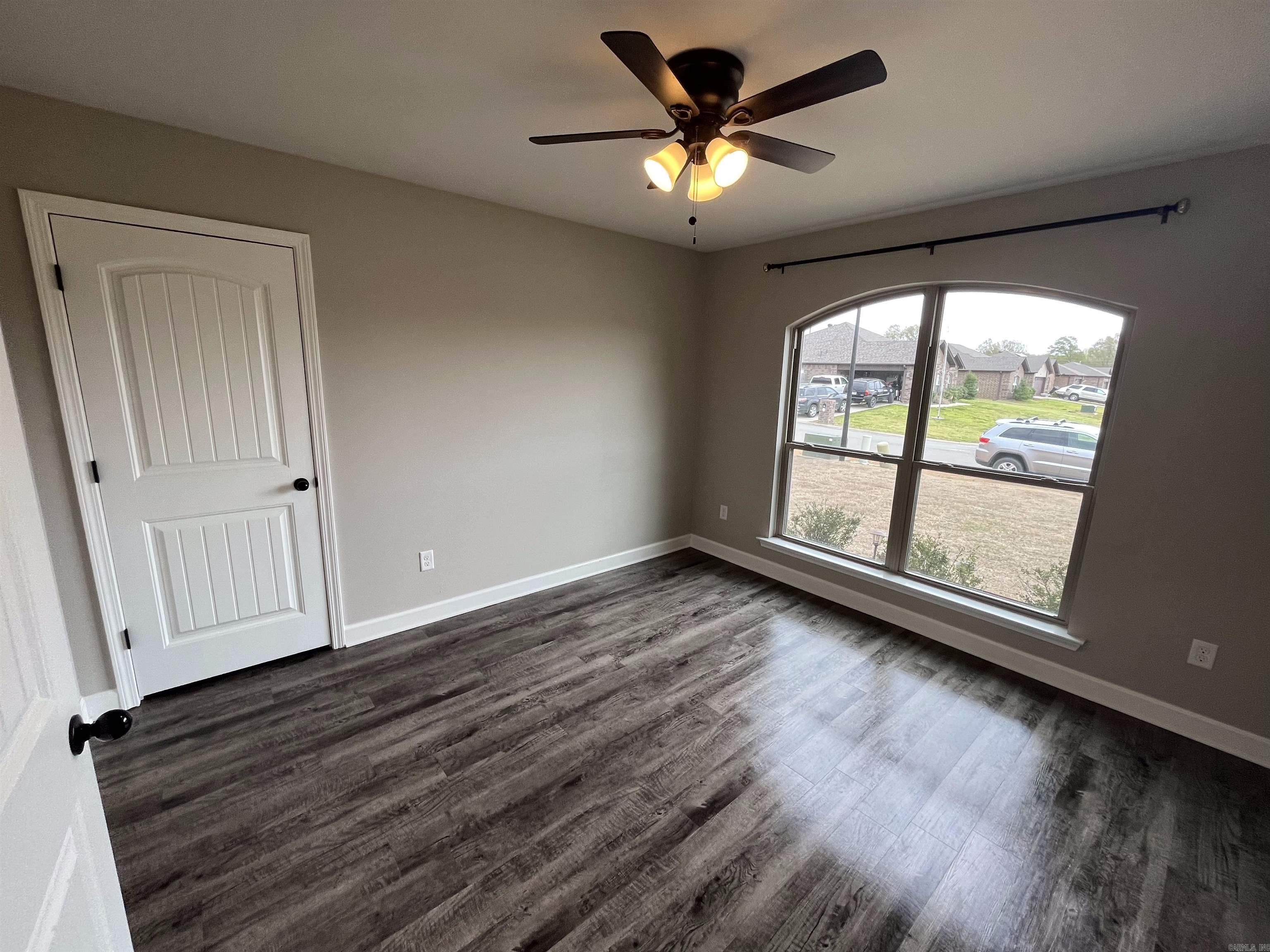 Churchill Downs - Residential Lease