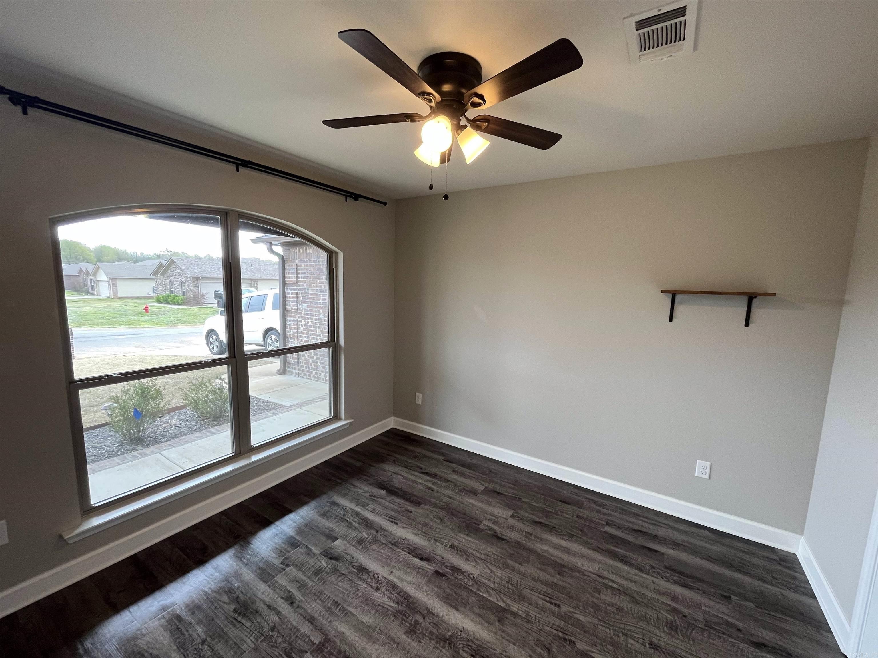 Churchill Downs - Residential Lease