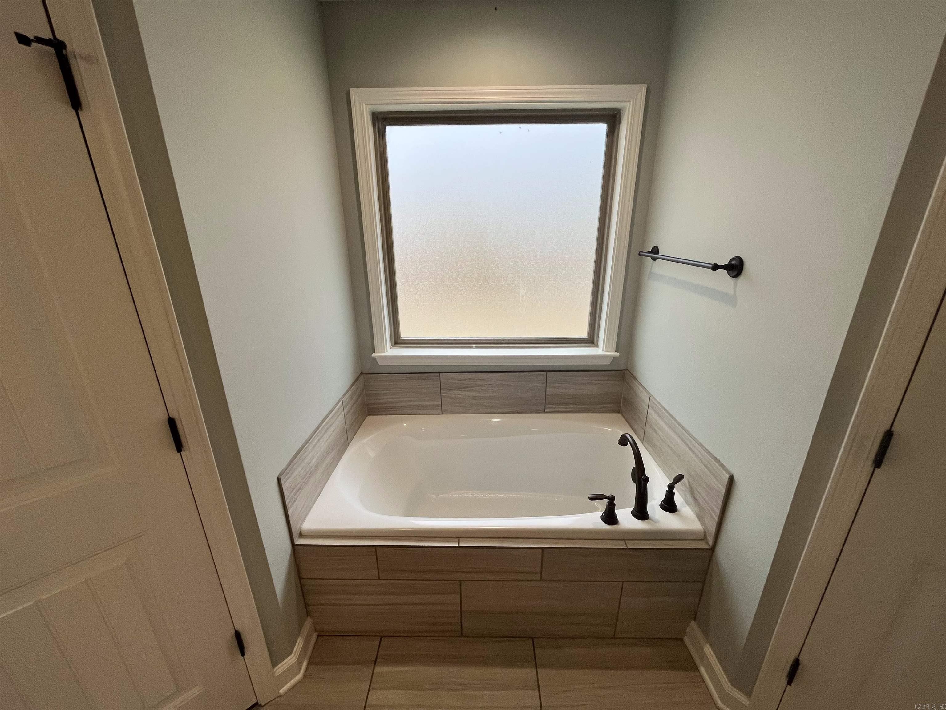 Churchill Downs - Residential Lease