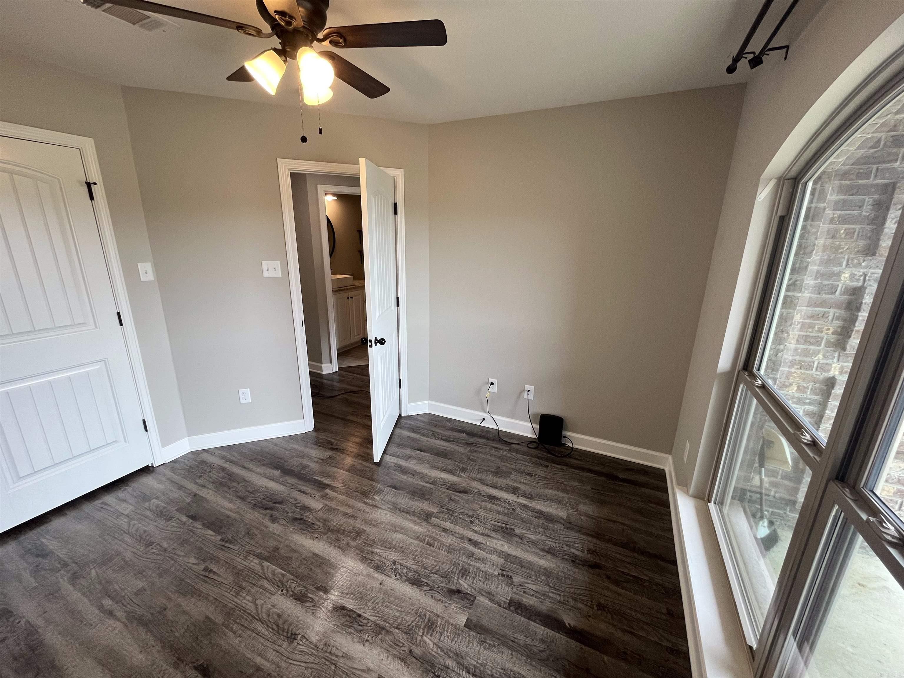 Churchill Downs - Residential Lease