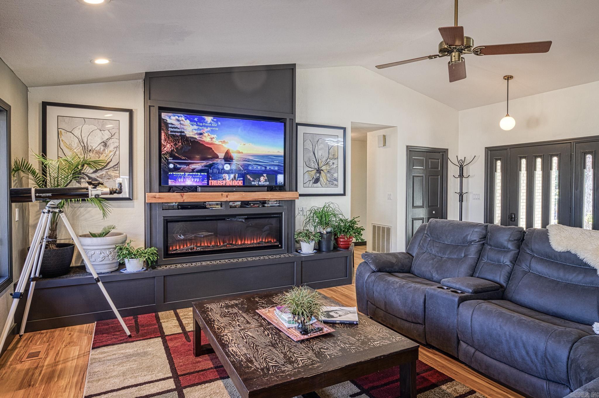 Doscientos - Residential