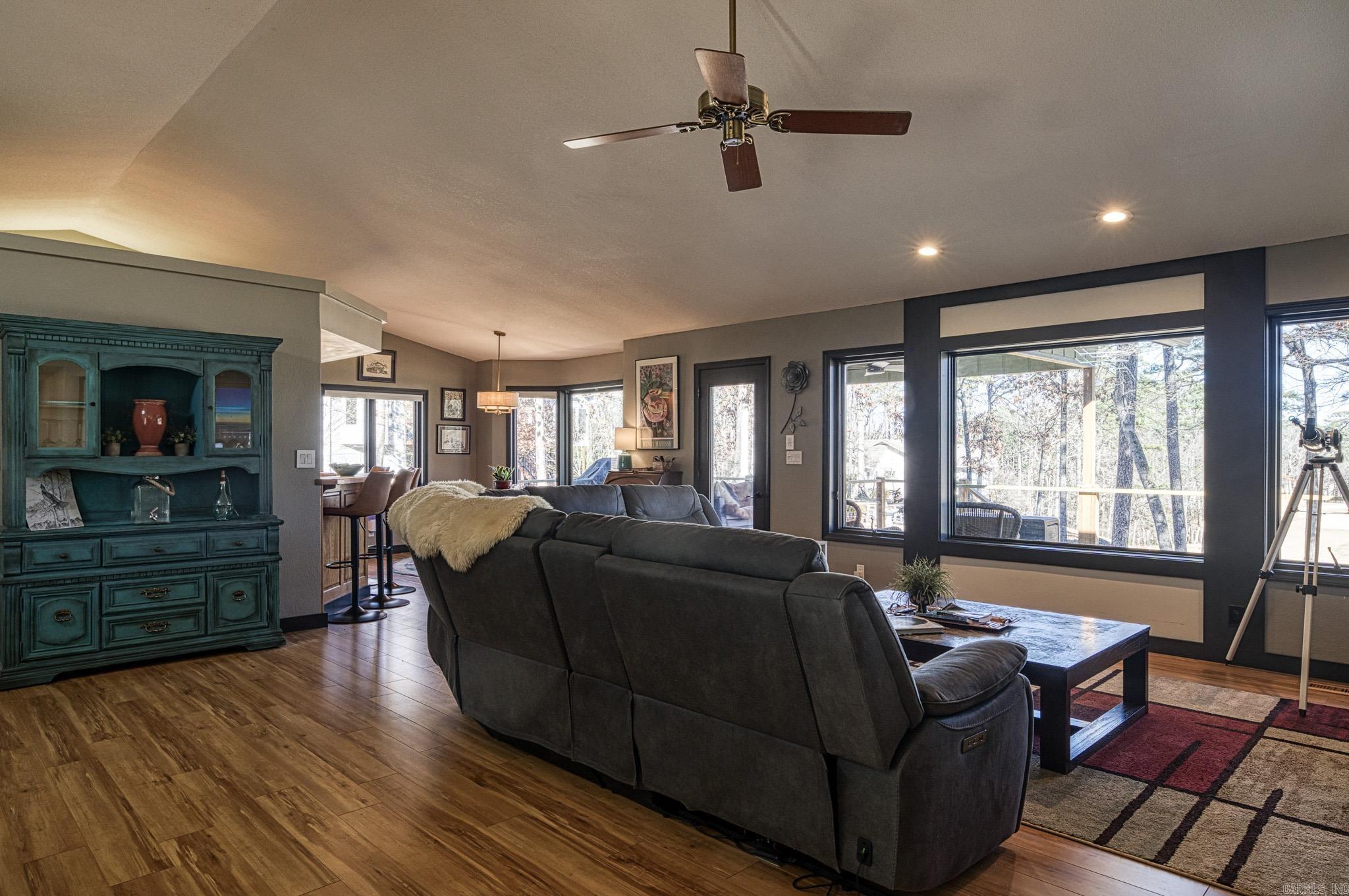 Doscientos - Residential