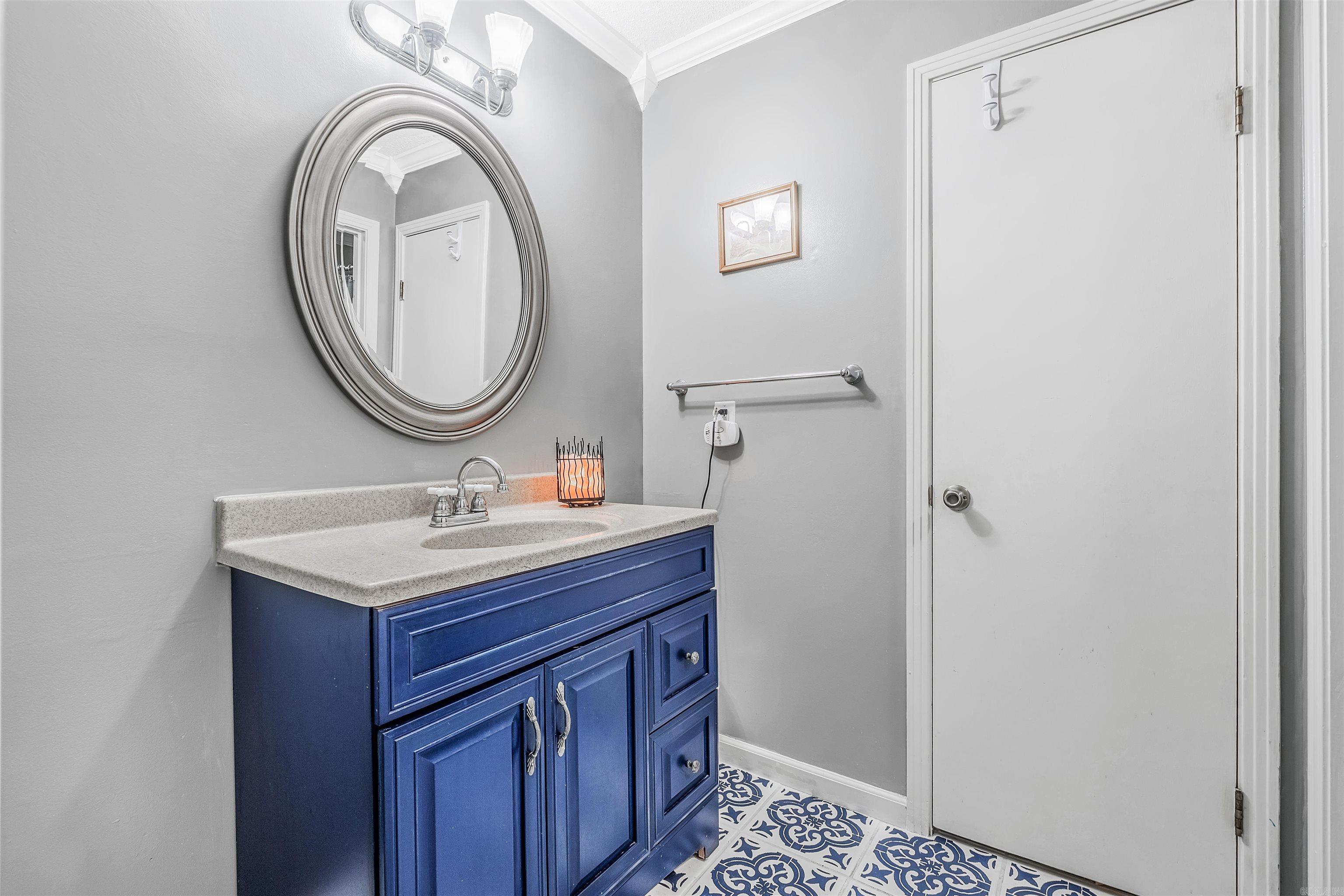 INDIAN HILLS - Residential