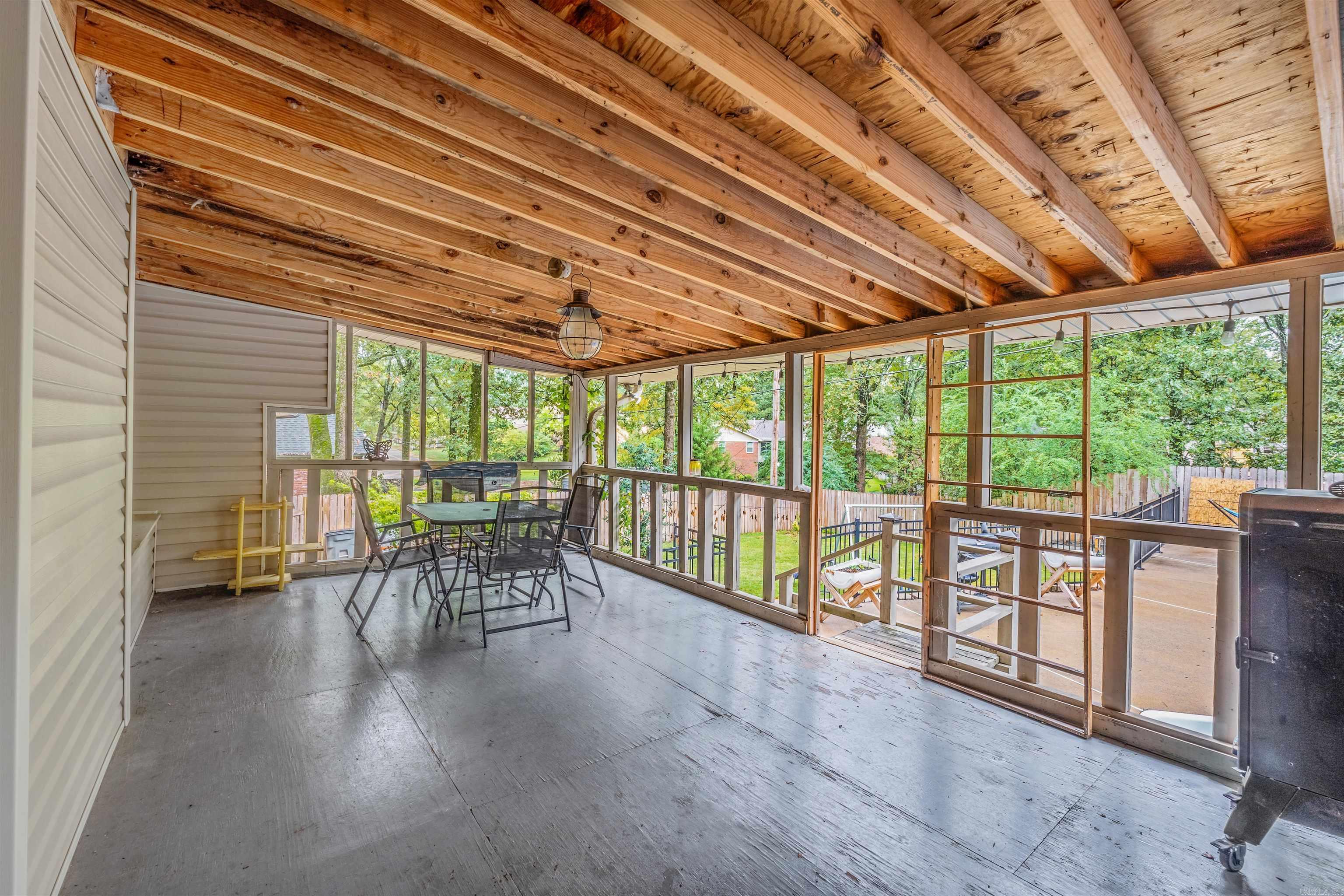 INDIAN HILLS - Residential