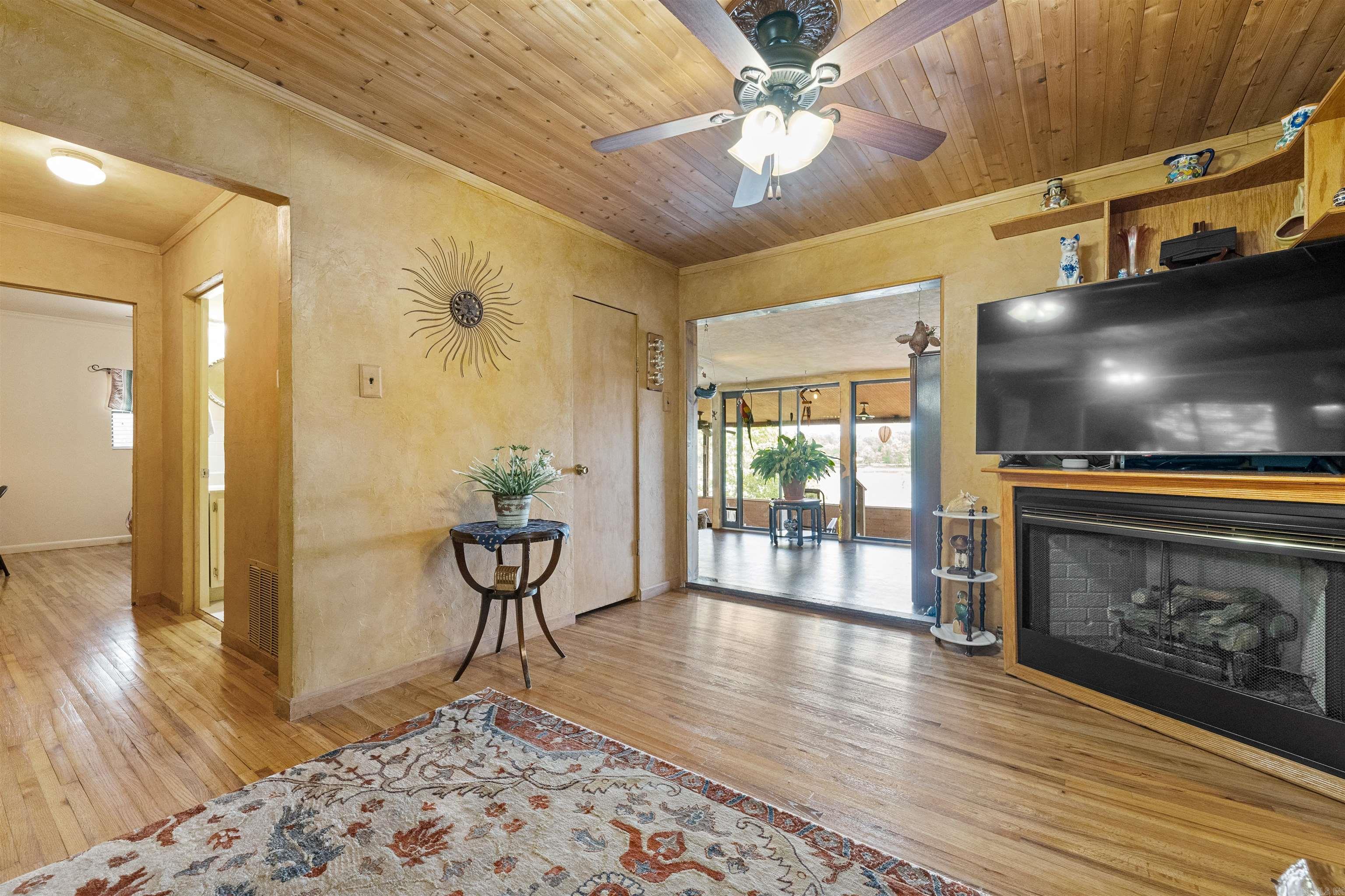 CRAFTONS - Residential