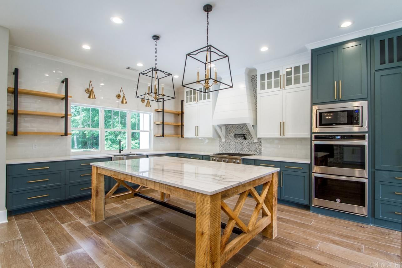 SOUTHERN OAKS FARM - Residential