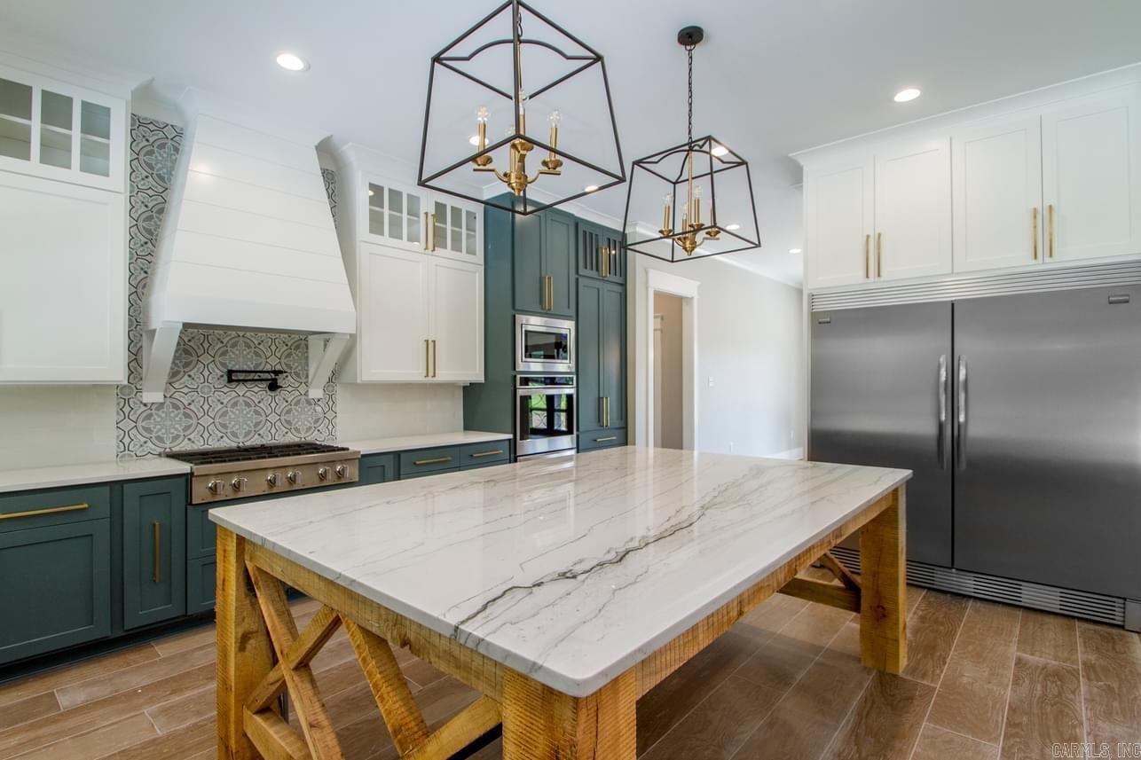 SOUTHERN OAKS FARM - Residential