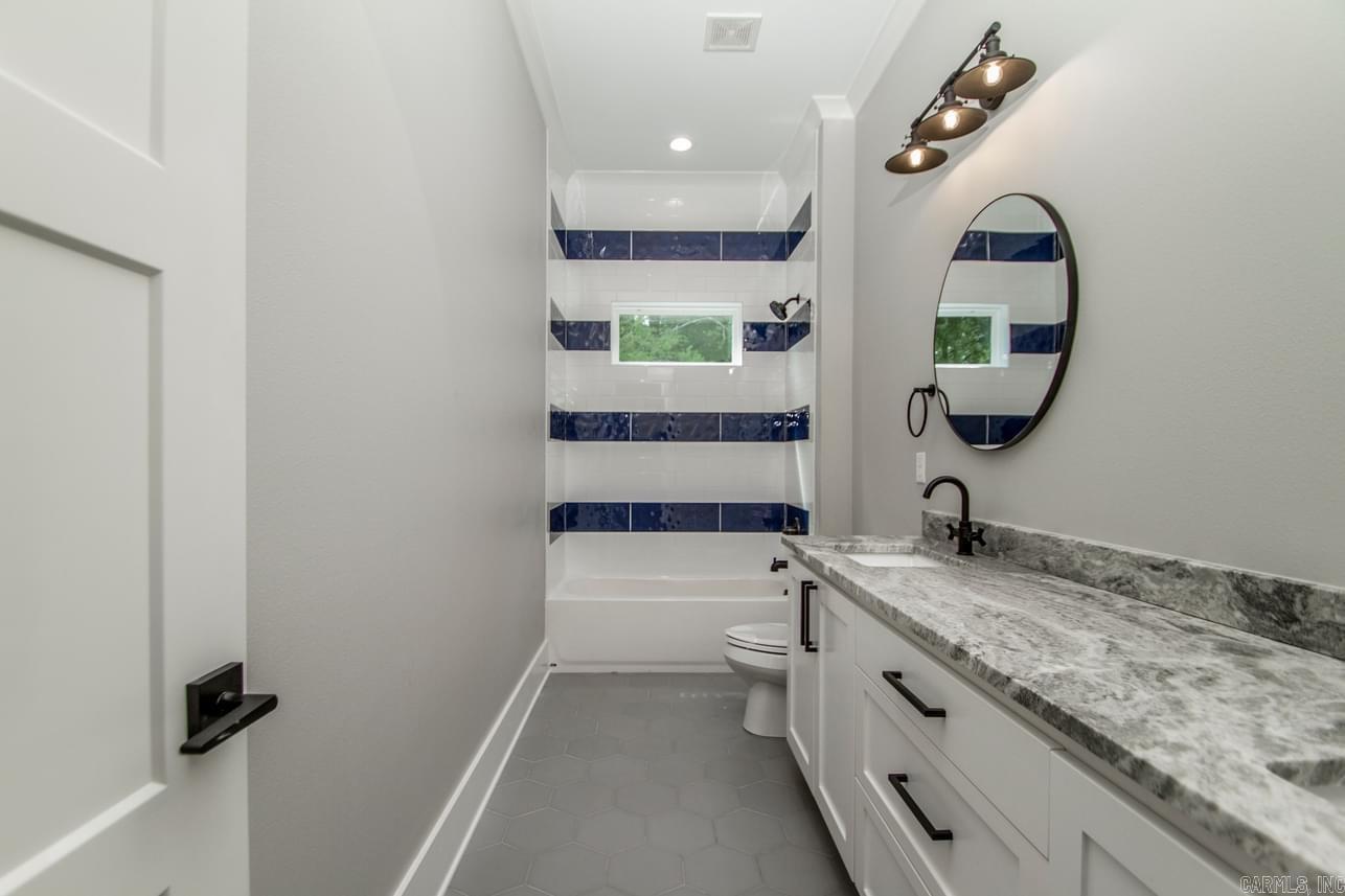 SOUTHERN OAKS FARM - Residential