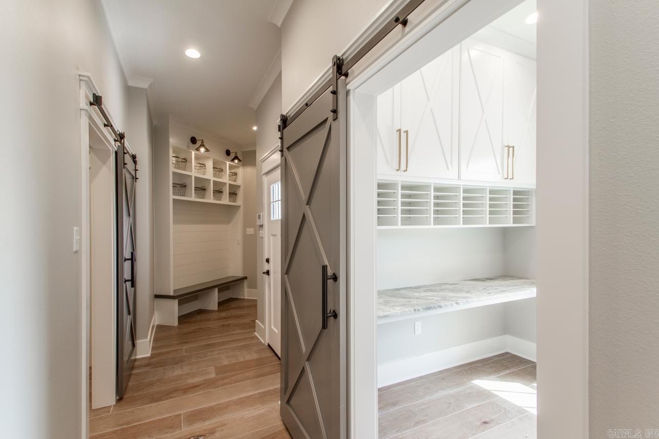 SOUTHERN OAKS FARM - Residential