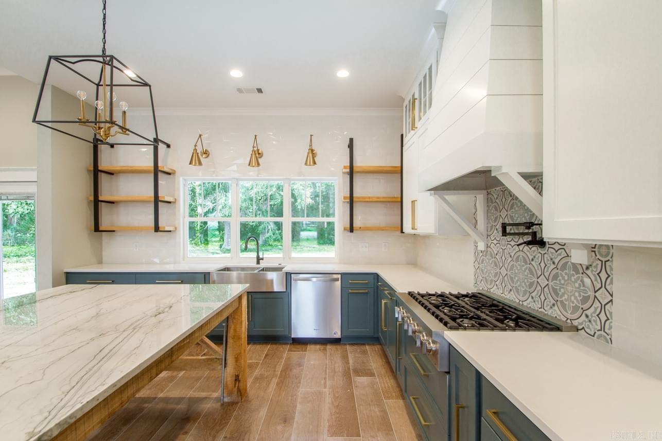 SOUTHERN OAKS FARM - Residential