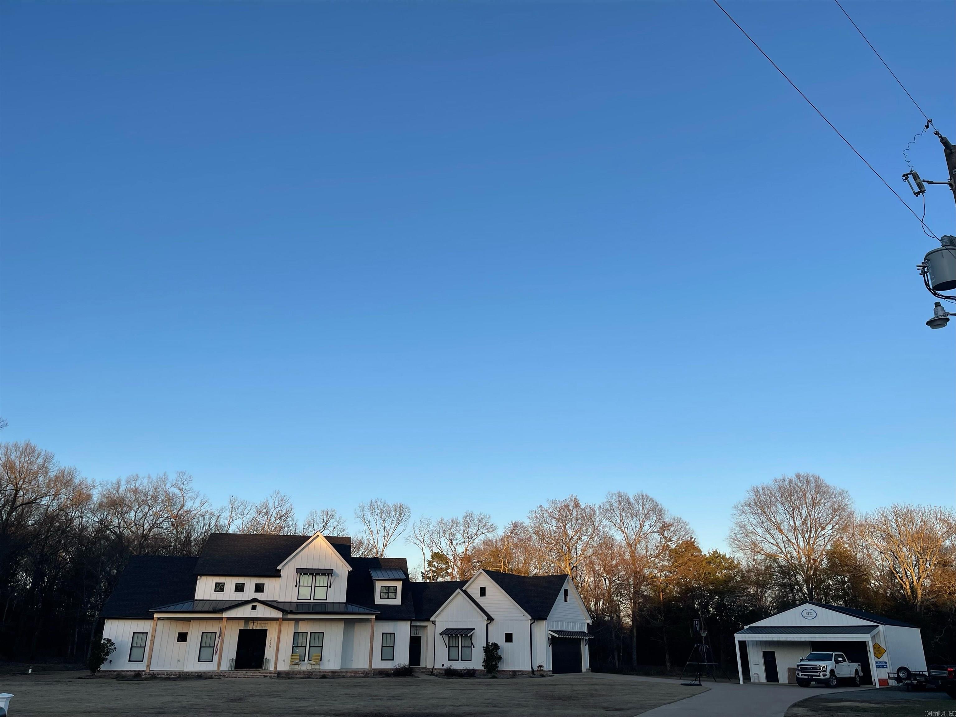SOUTHERN OAKS FARM - Residential