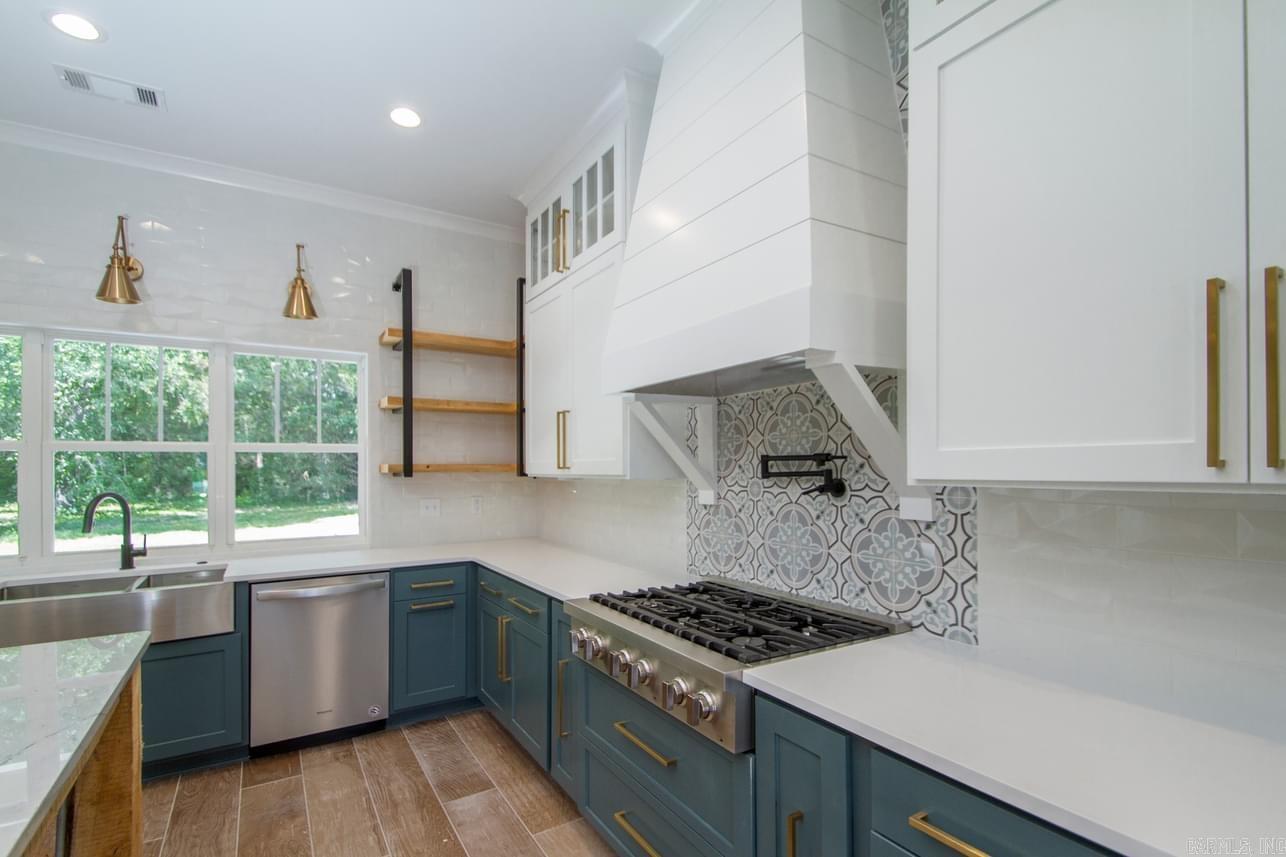 SOUTHERN OAKS FARM - Residential