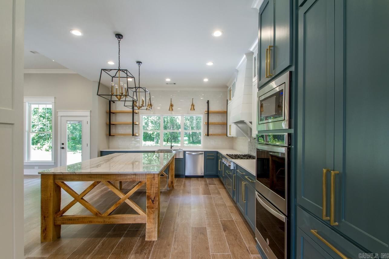 SOUTHERN OAKS FARM - Residential