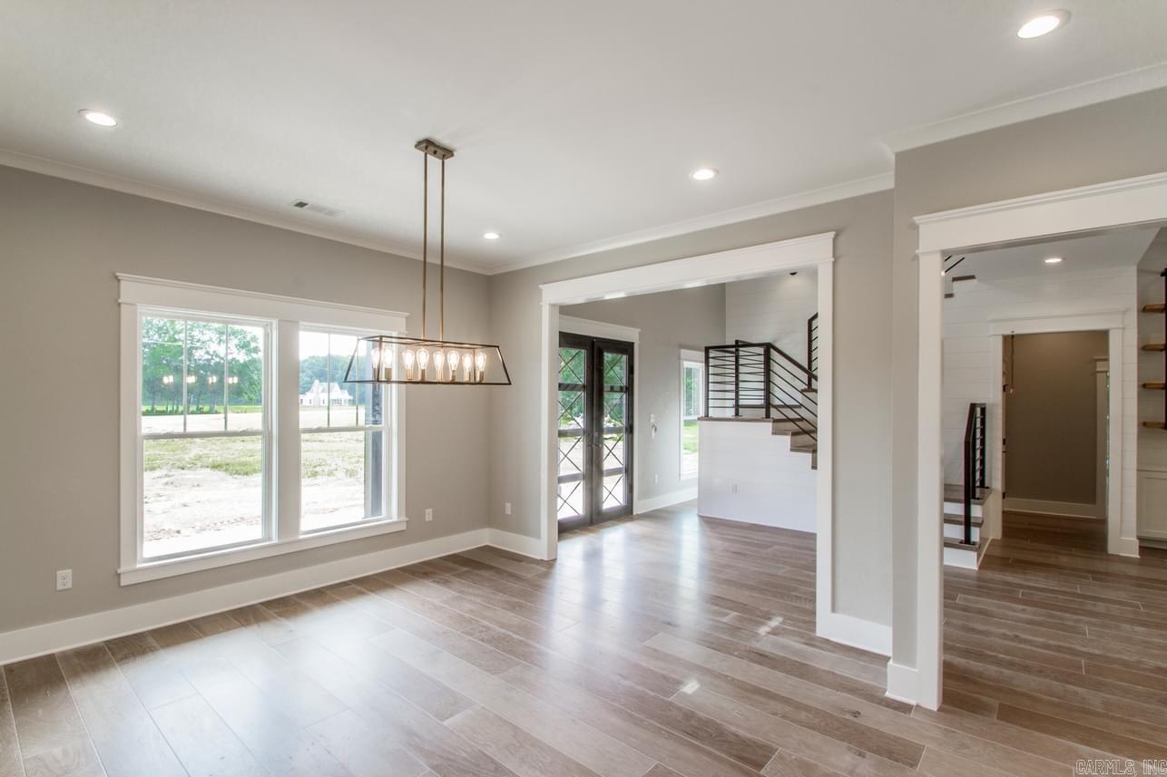 SOUTHERN OAKS FARM - Residential
