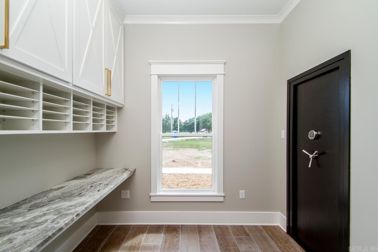 SOUTHERN OAKS FARM - Residential